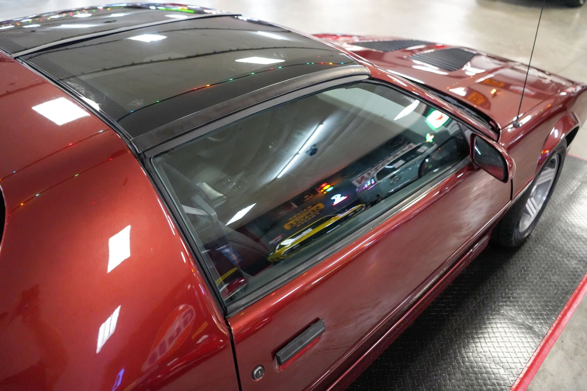 1988 Chevrolet Camaro IROC-Z thumbnail 18