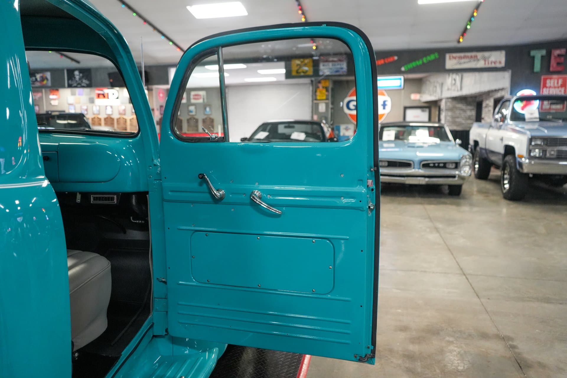 1949 Ford F1 Pickup thumbnail 22
