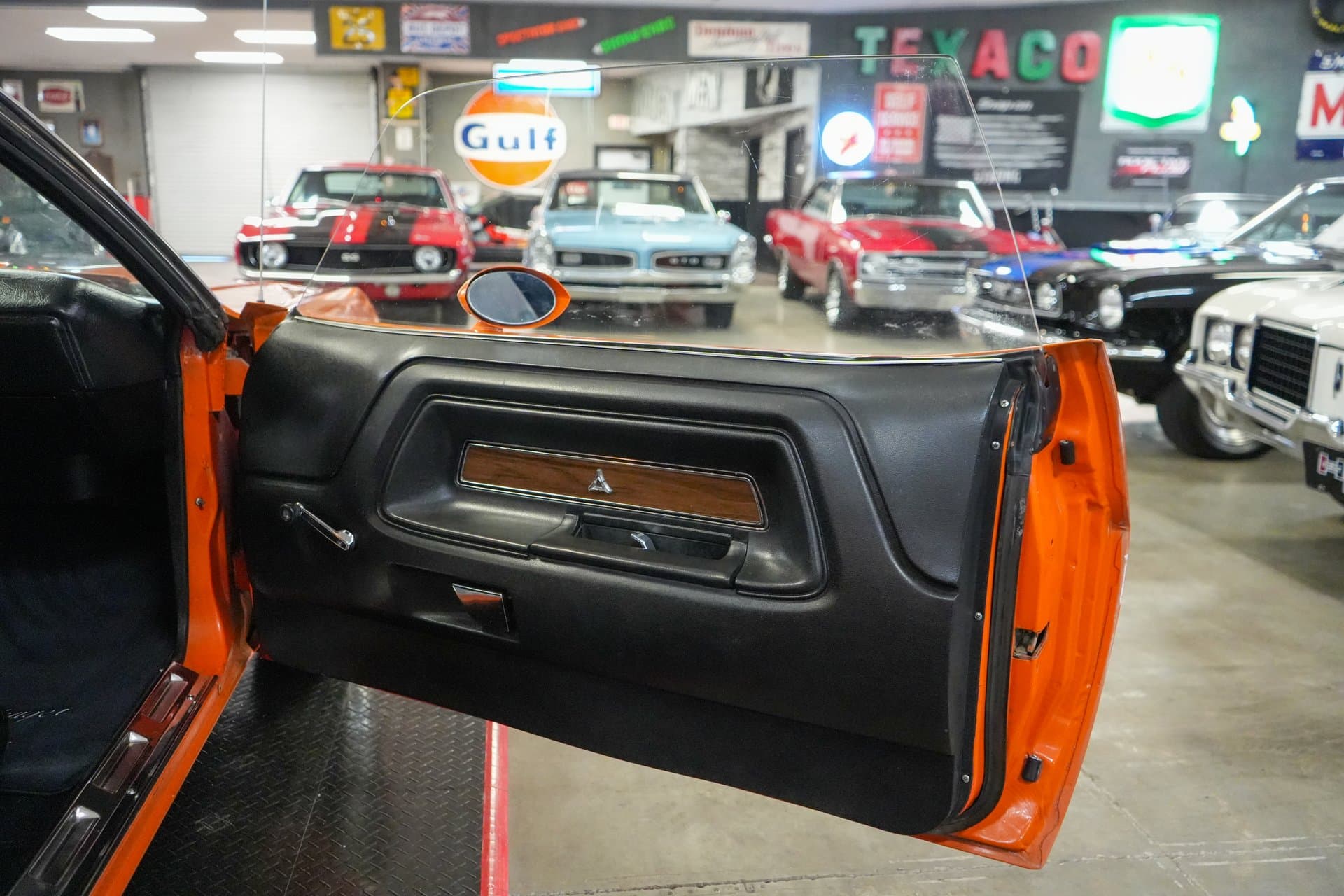 1970 Dodge Challenger R/T thumbnail 25