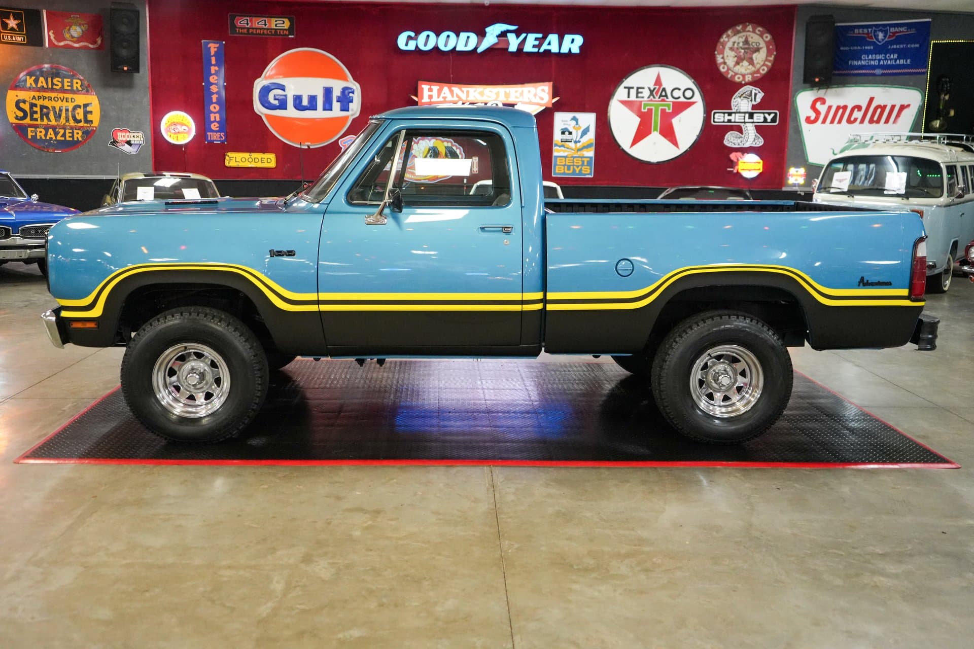 1975 Dodge W100 Power Wagon 4x4 — photo 2