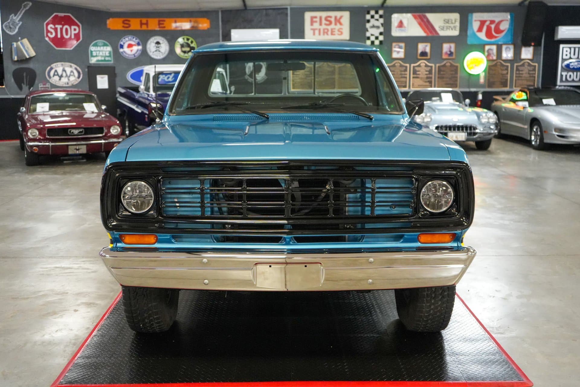 1975 Dodge W100 Power Wagon 4x4 thumbnail 4
