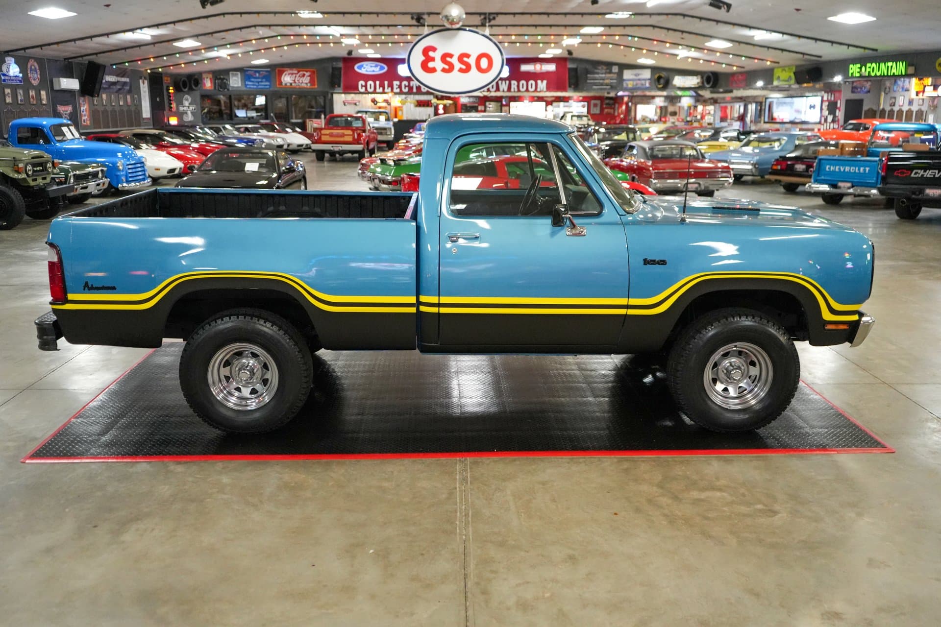 1975 Dodge W100 Power Wagon 4x4 thumbnail 6