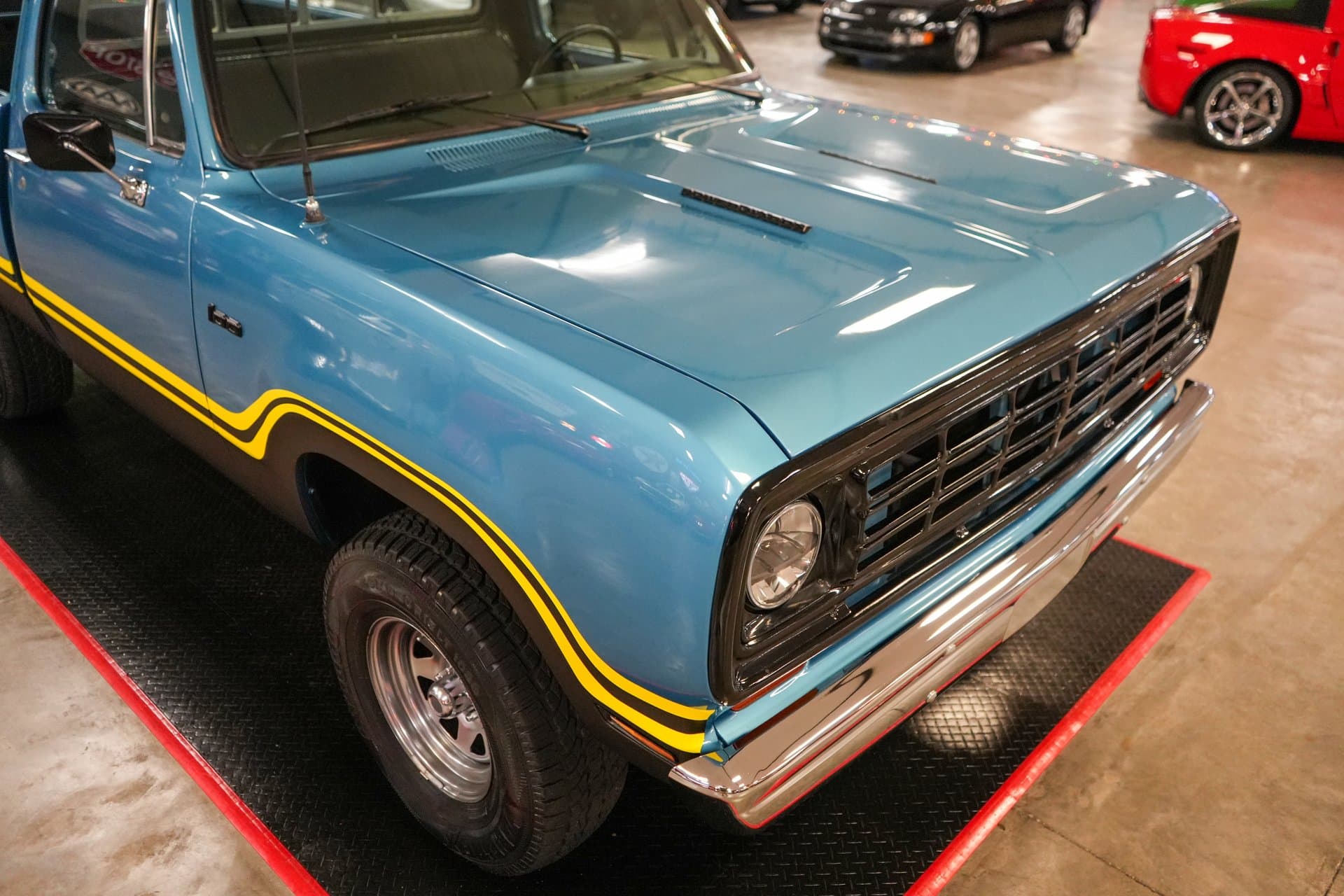 1975 Dodge W100 Power Wagon 4x4 thumbnail 11