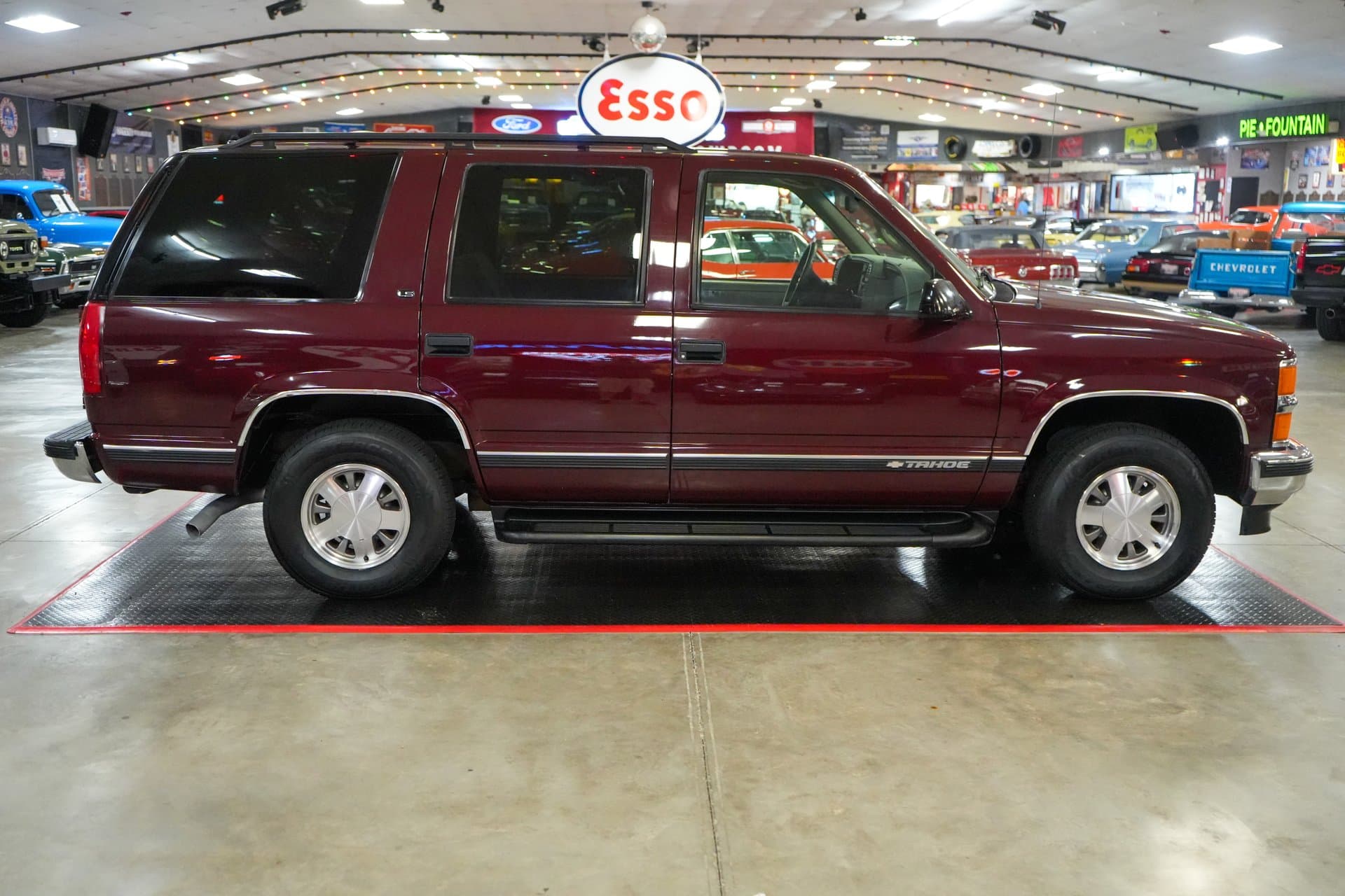 1998 Chevrolet Tahoe thumbnail 3