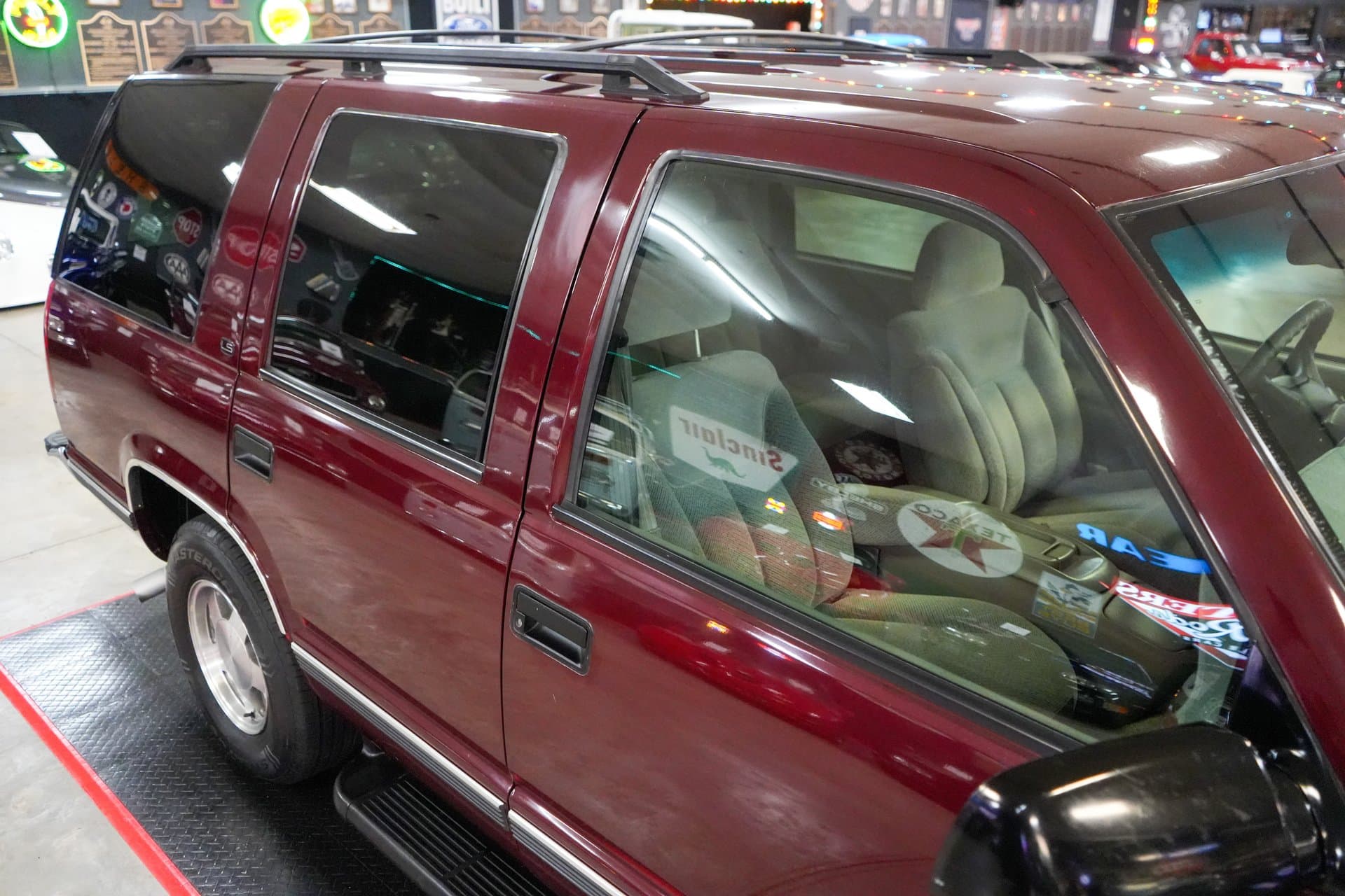 1998 Chevrolet Tahoe thumbnail 12
