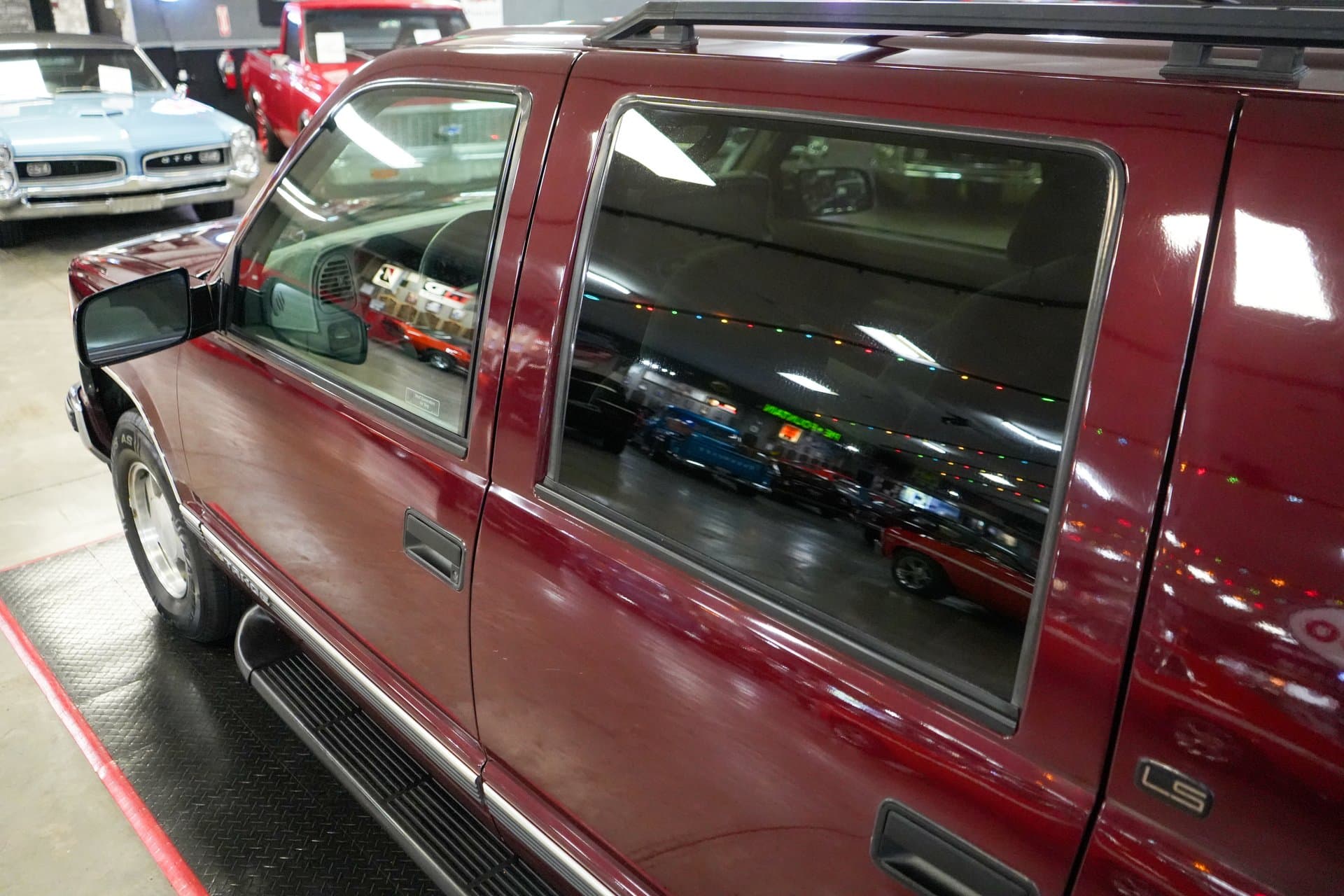 1998 Chevrolet Tahoe thumbnail 13