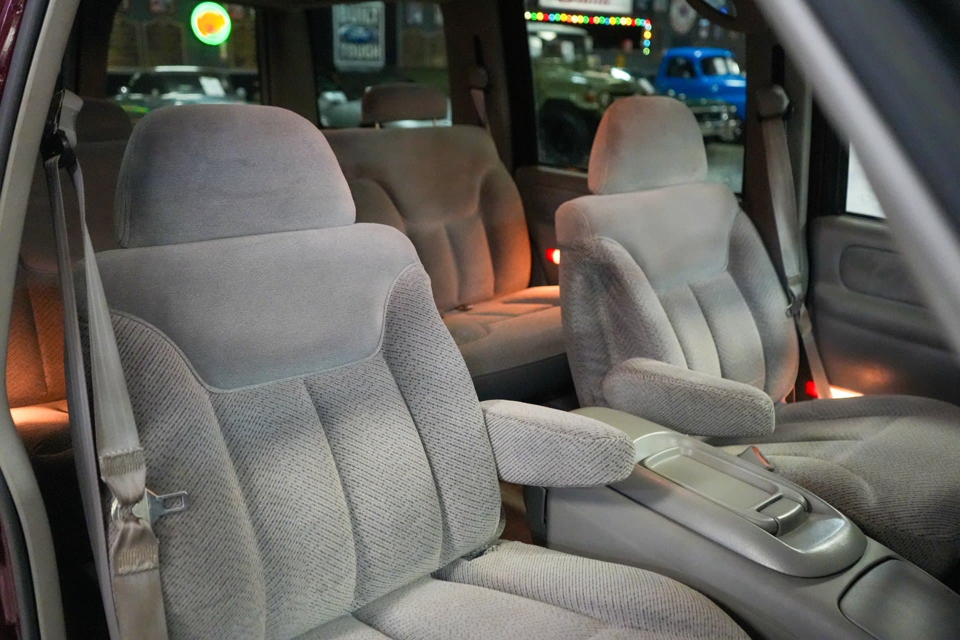 1998 Chevrolet Tahoe thumbnail 21