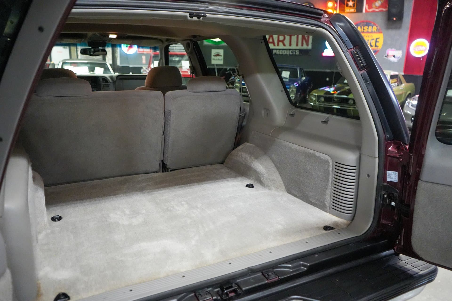1998 Chevrolet Tahoe thumbnail 26