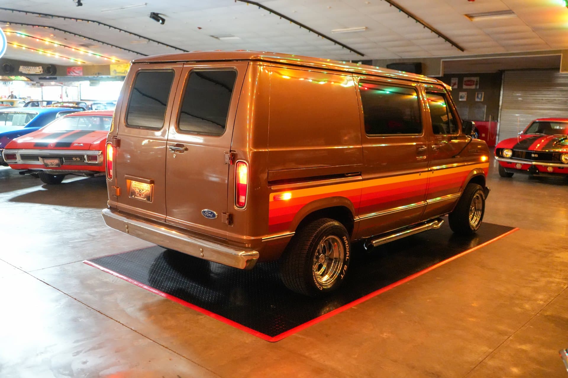 1989 Ford Econoline 150 thumbnail 9