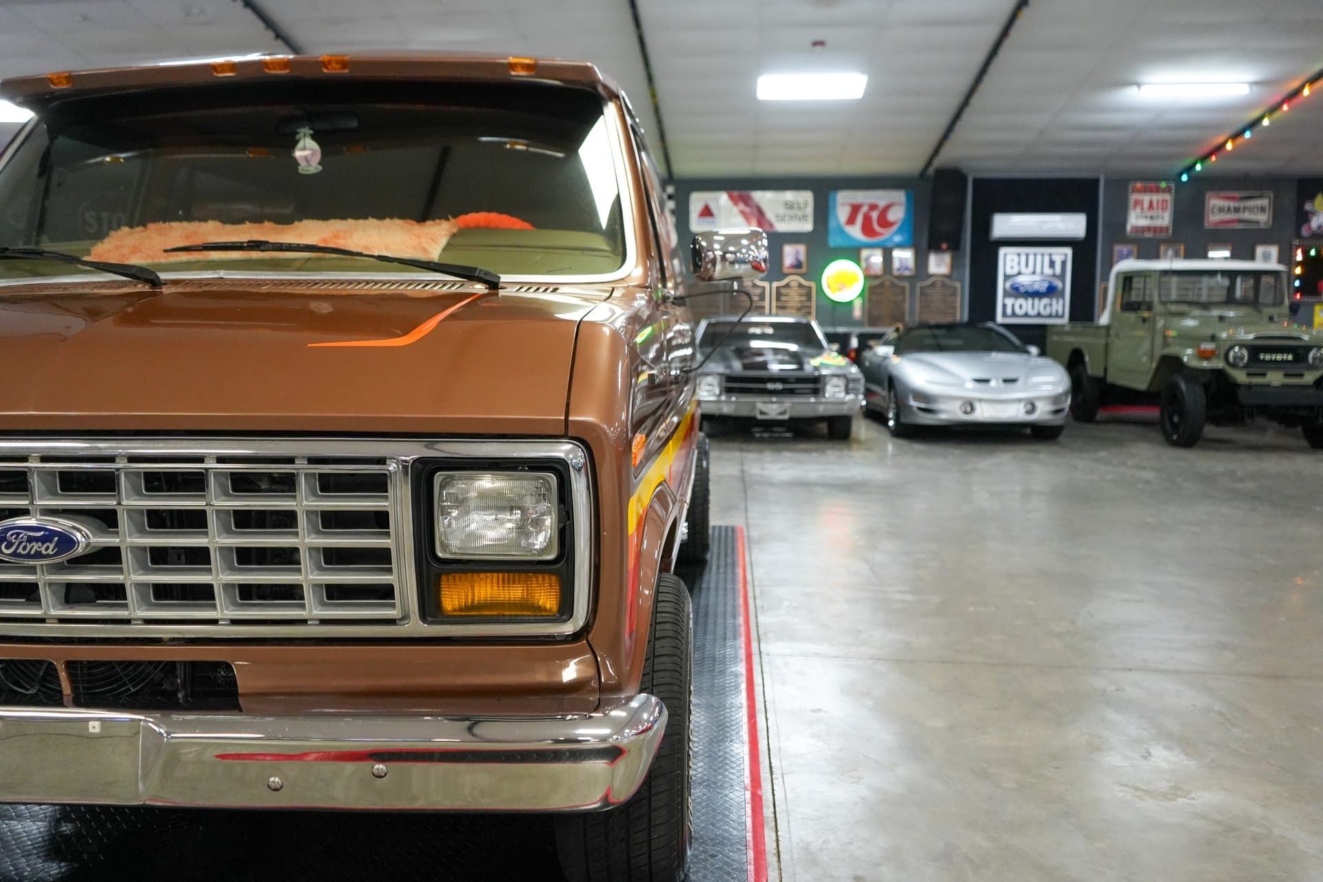 1989 Ford Econoline 150 thumbnail 10