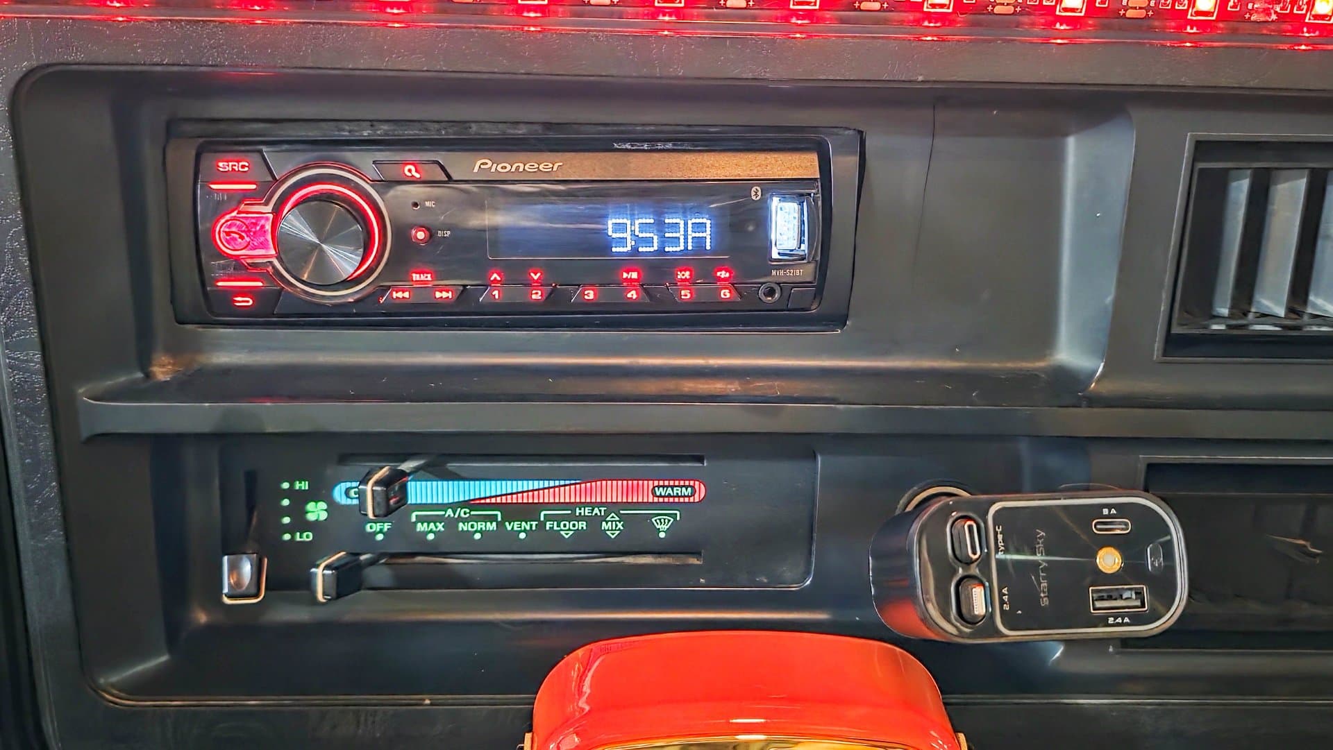 1989 Ford Econoline 150 thumbnail 18