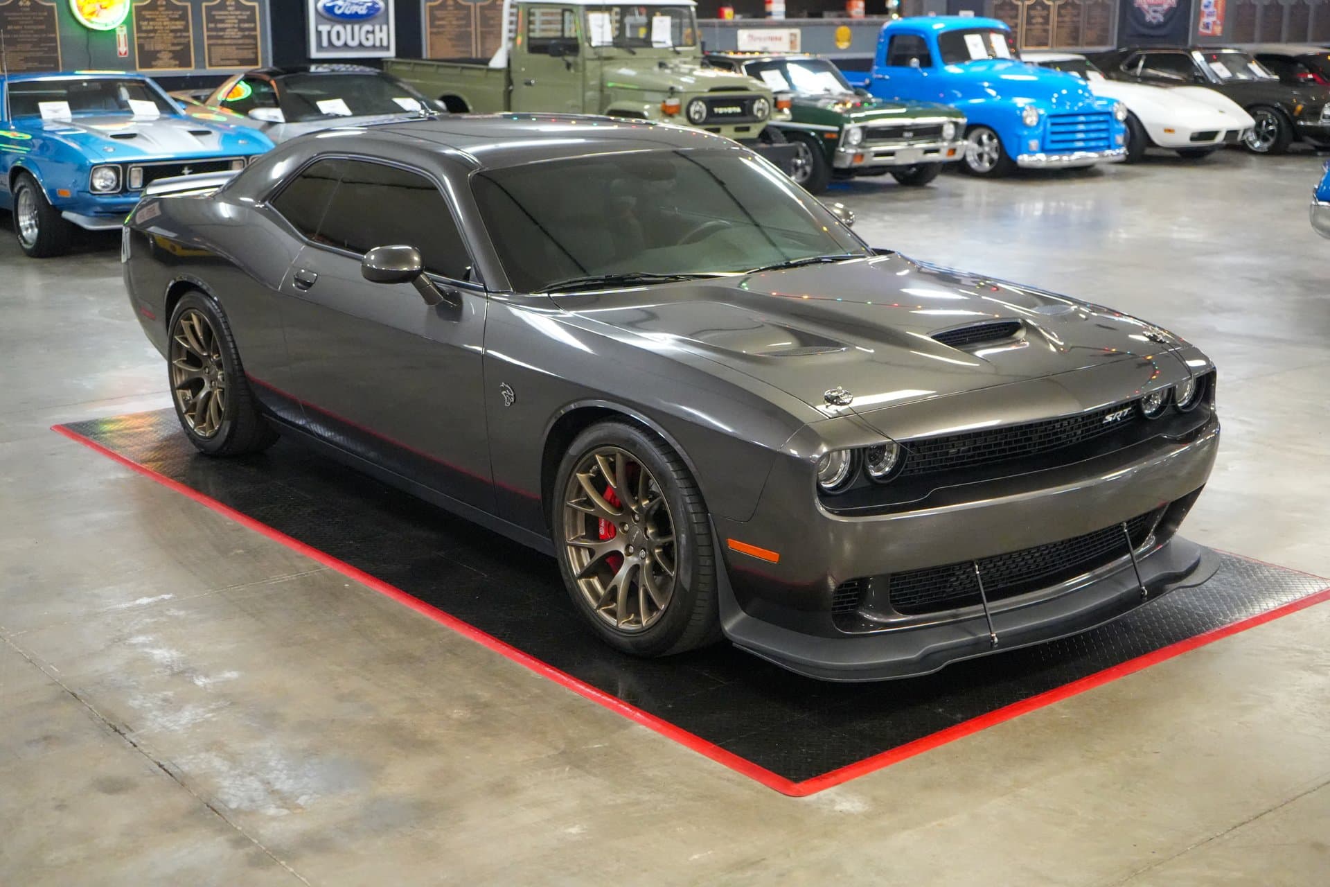 2015 Dodge Challenger SRT Hellcat thumbnail 6