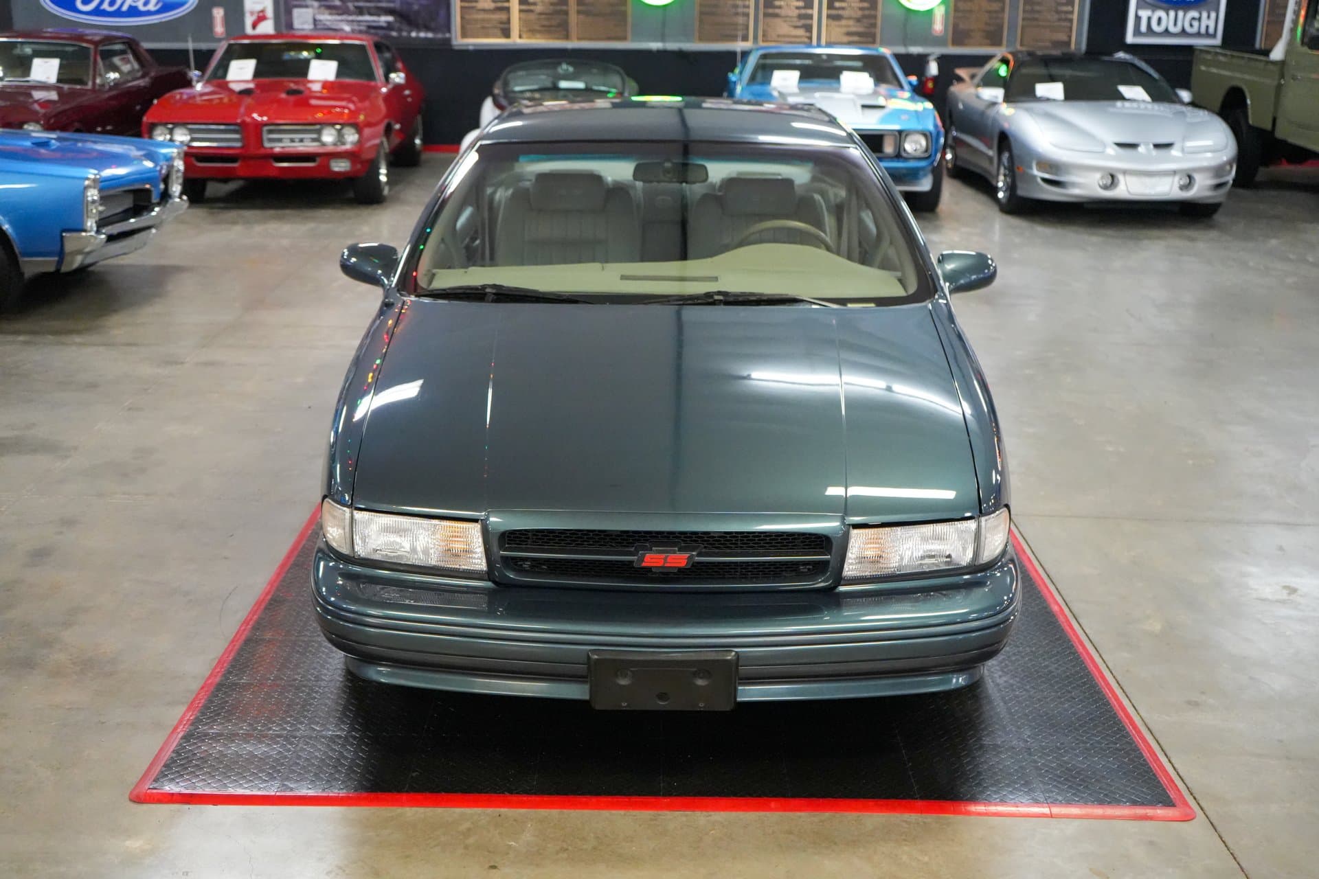 1996 Chevrolet Impala SS thumbnail 6
