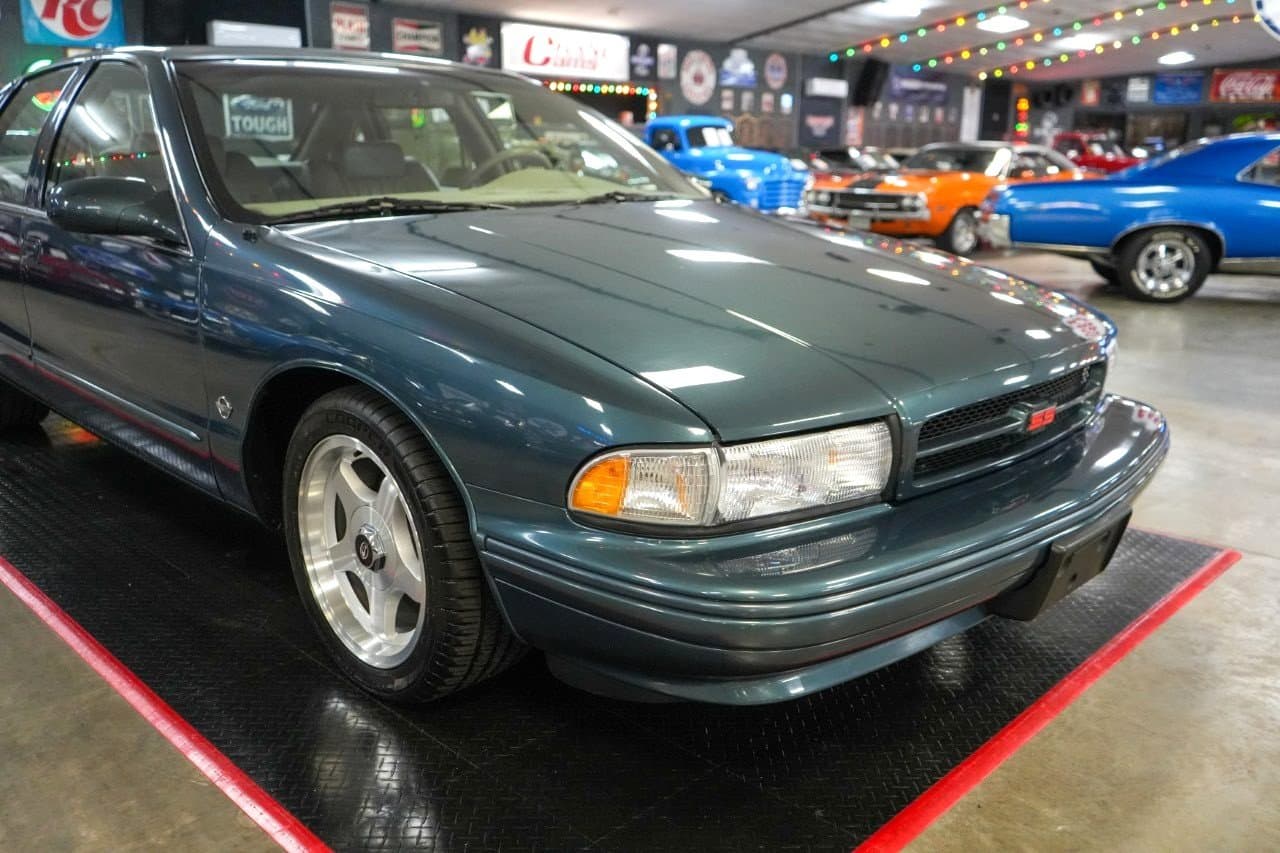 1996 Chevrolet Impala SS thumbnail 10
