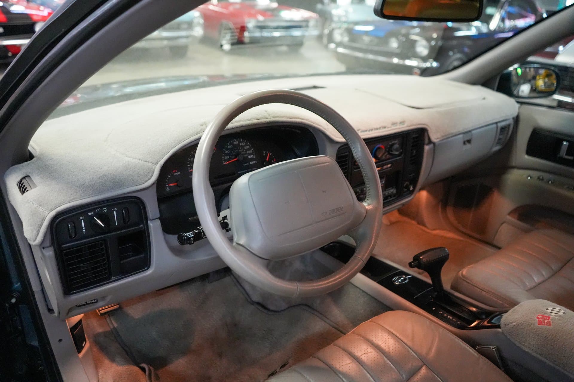 1996 Chevrolet Impala SS thumbnail 20