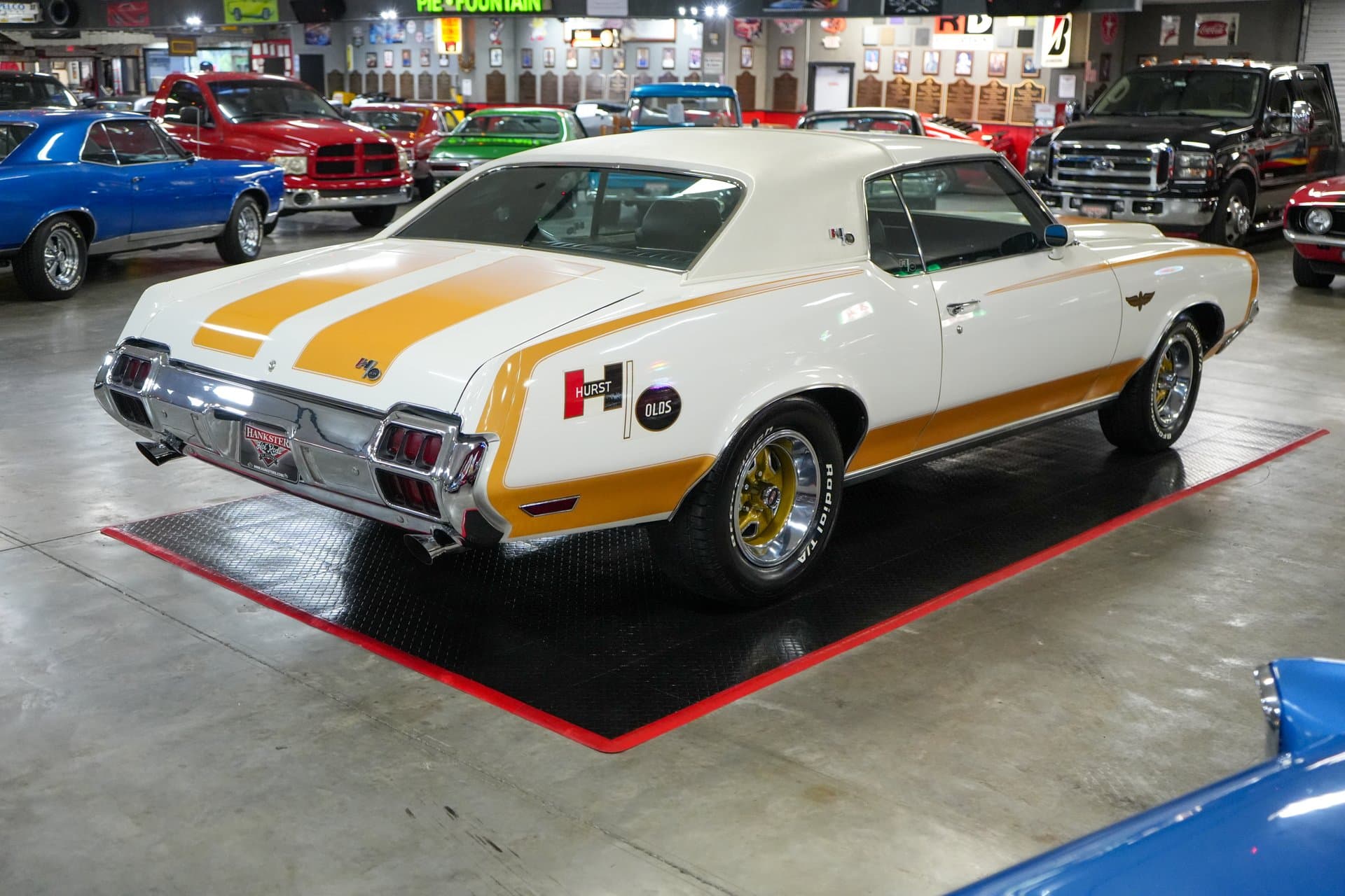 1972 Oldsmobile Hurst/Olds Indianapolis 500 Pace Car Edition thumbnail 3