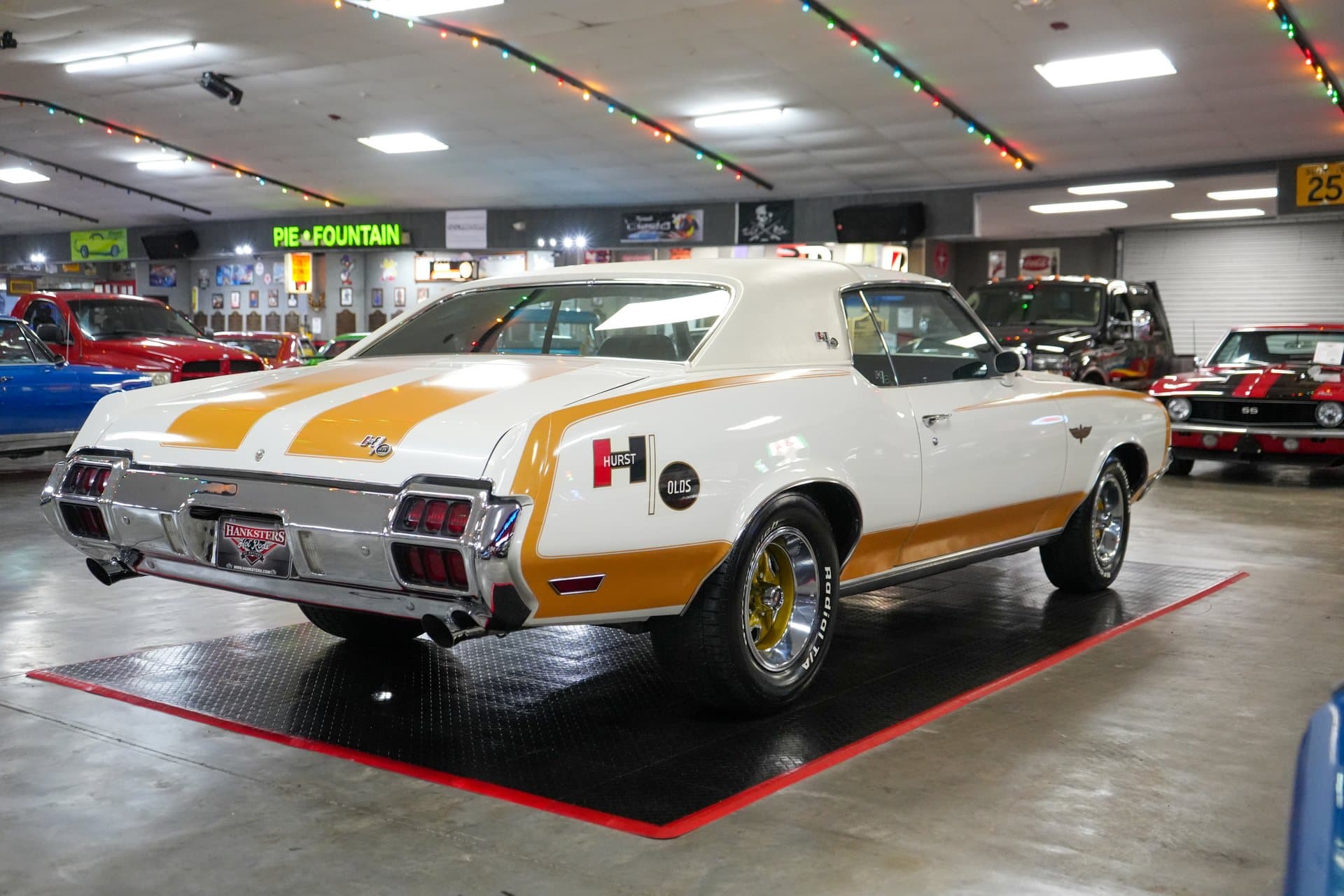 1972 Oldsmobile Hurst/Olds Indianapolis 500 Pace Car Edition thumbnail 9