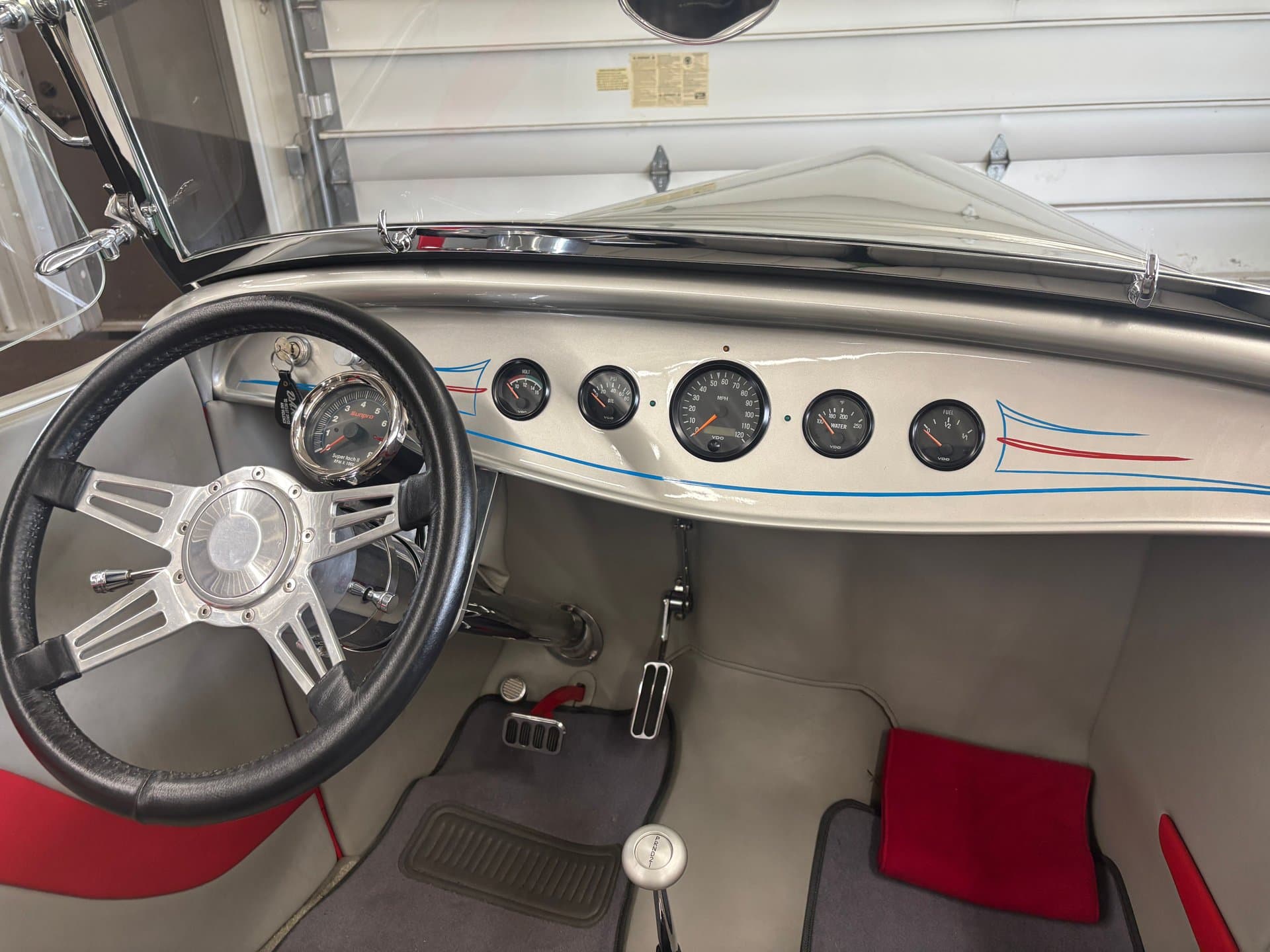 1932 Ford Roadster thumbnail 11