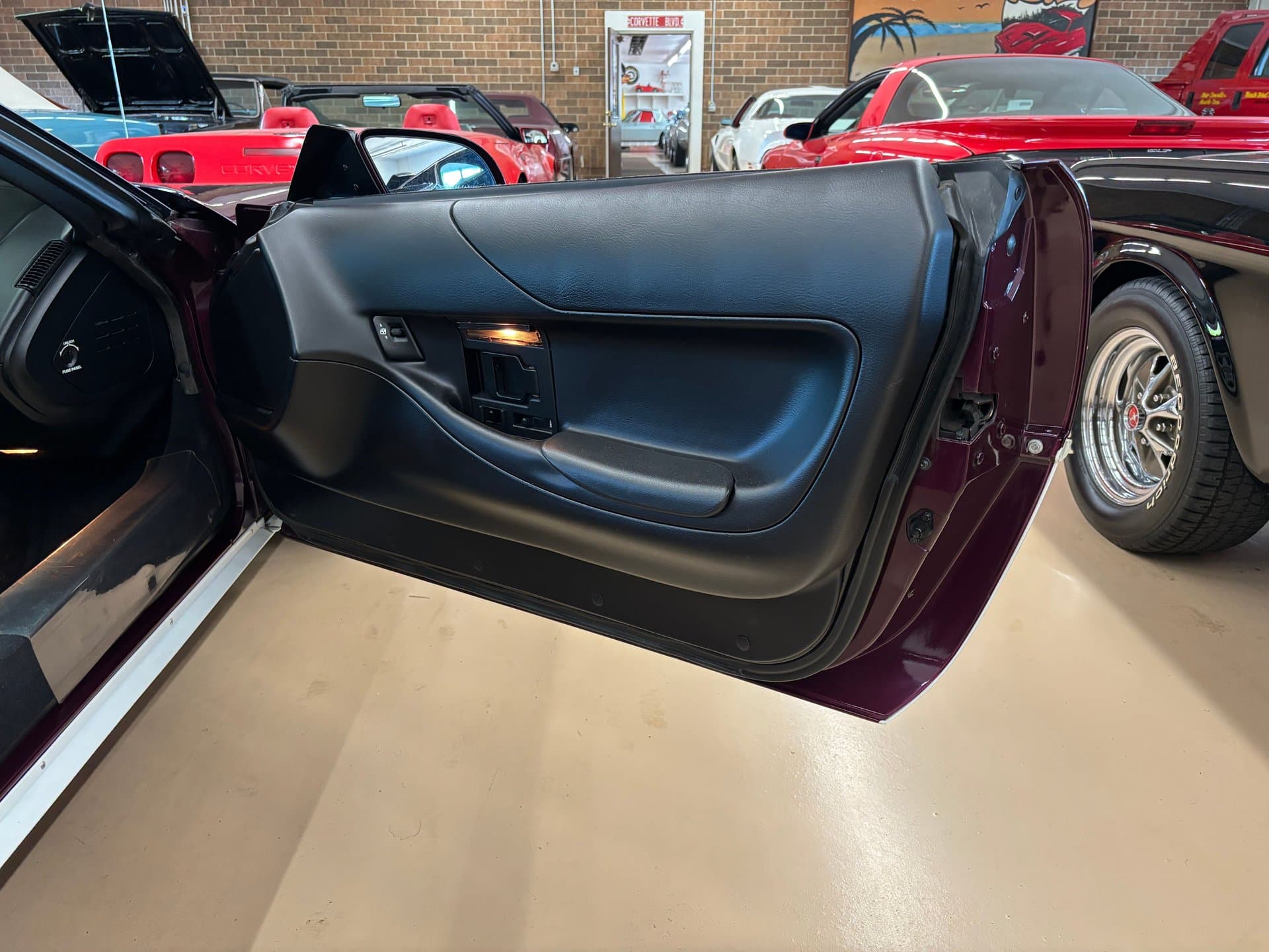 1995 Chevrolet Corvette thumbnail 24