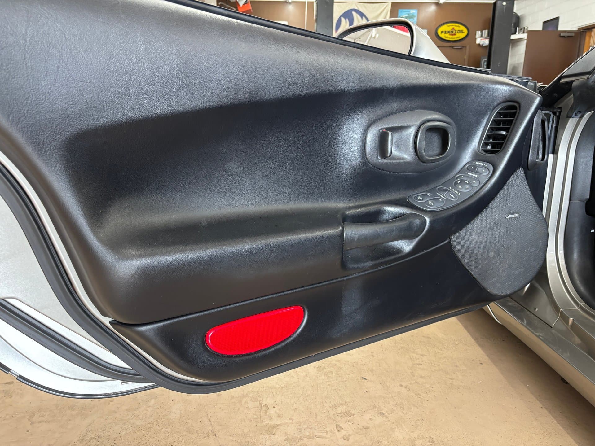 1998 Chevrolet Corvette thumbnail 15