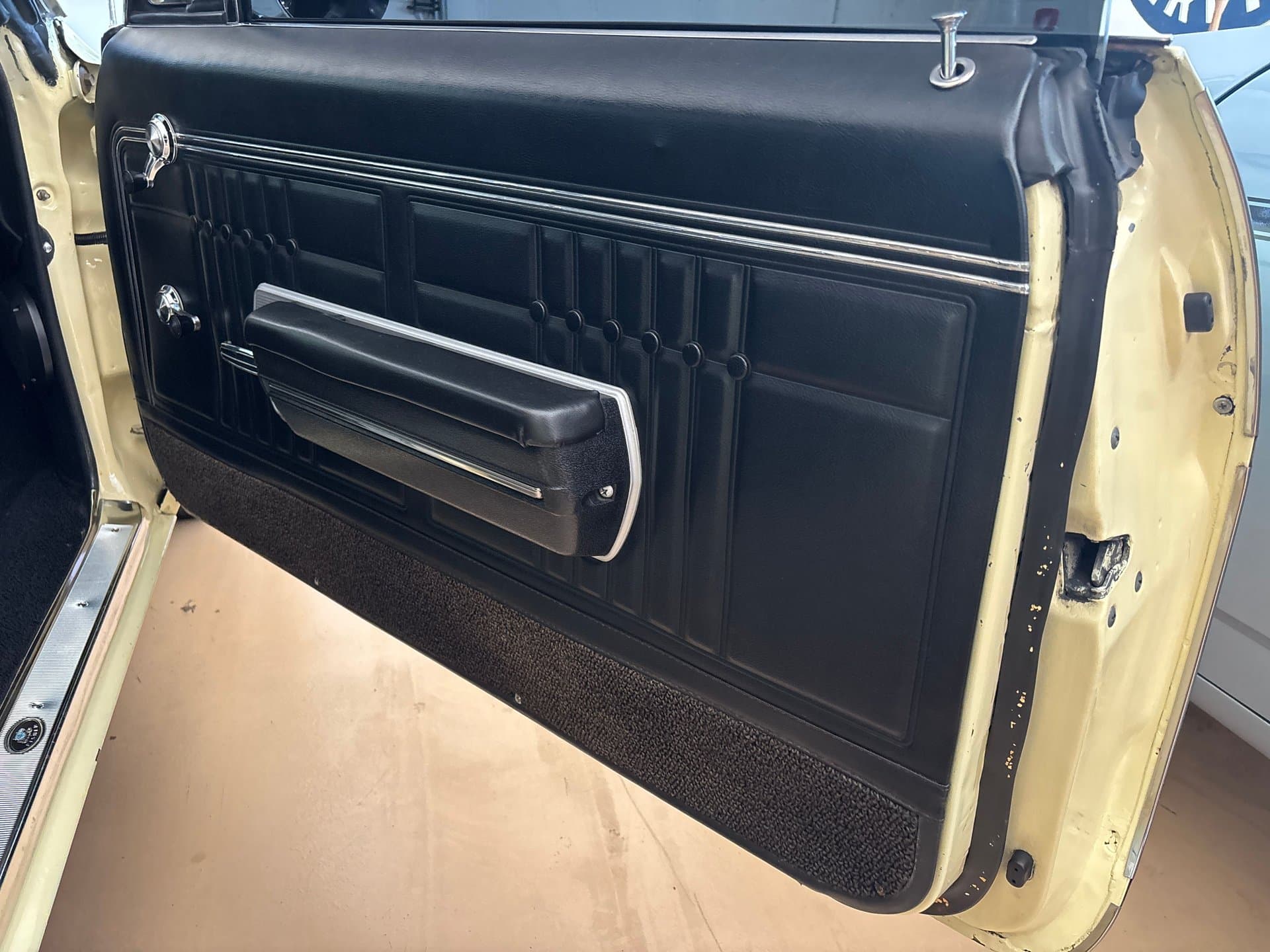 1968 Chevrolet Impala thumbnail 24