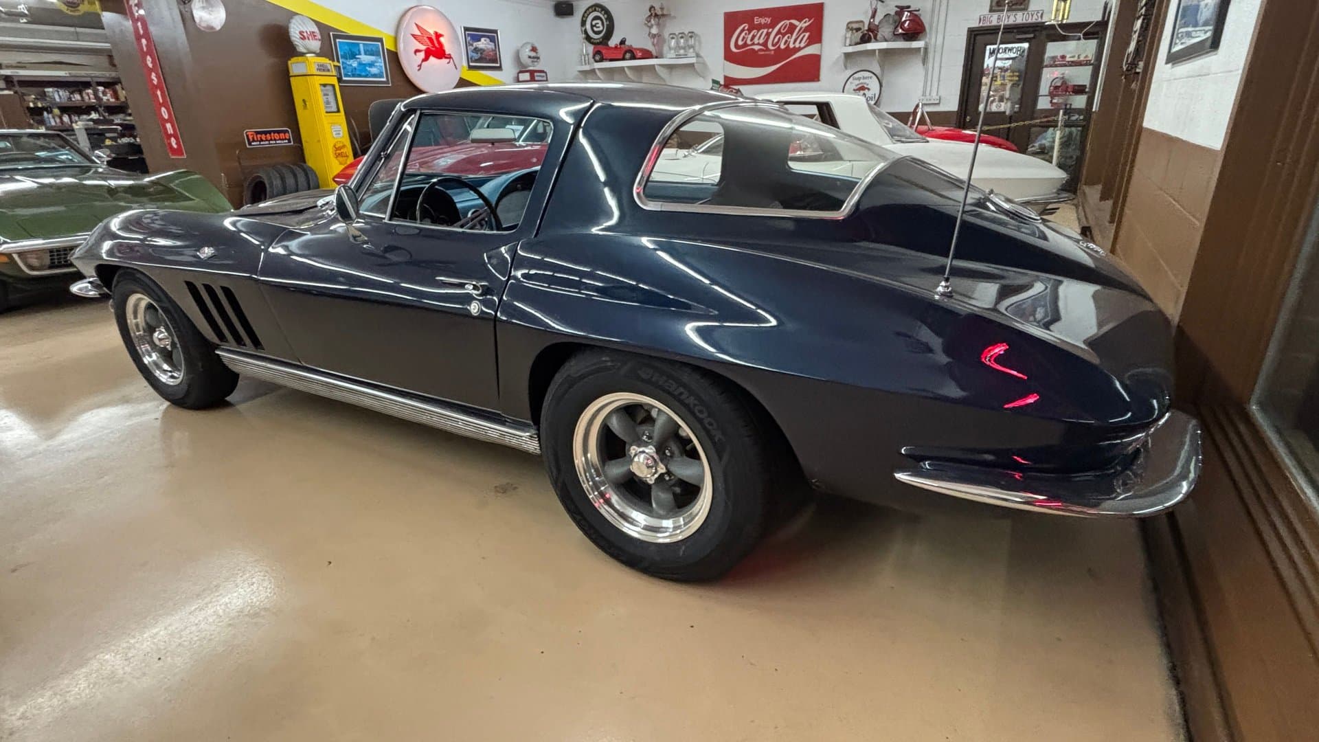 1966 Chevrolet Corvette thumbnail 7