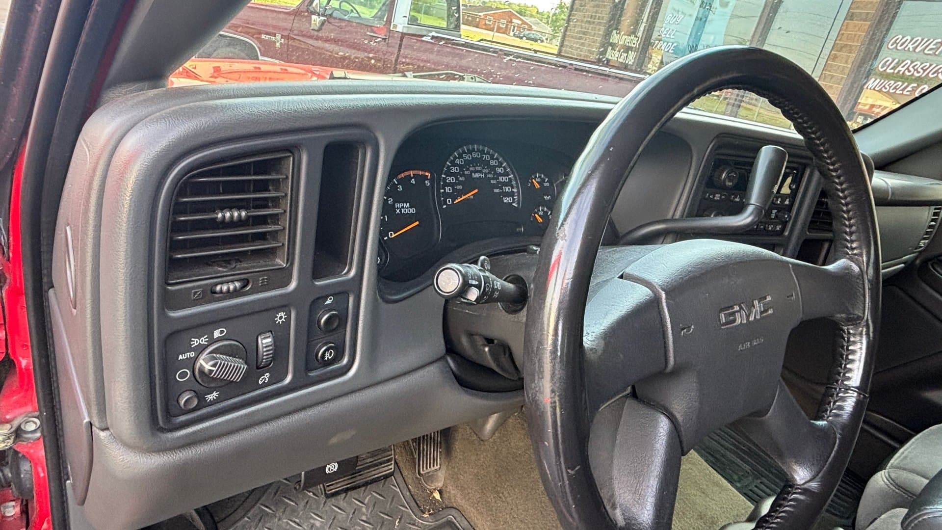 2005 GMC Sierra 3500 Ramp Truck thumbnail 13