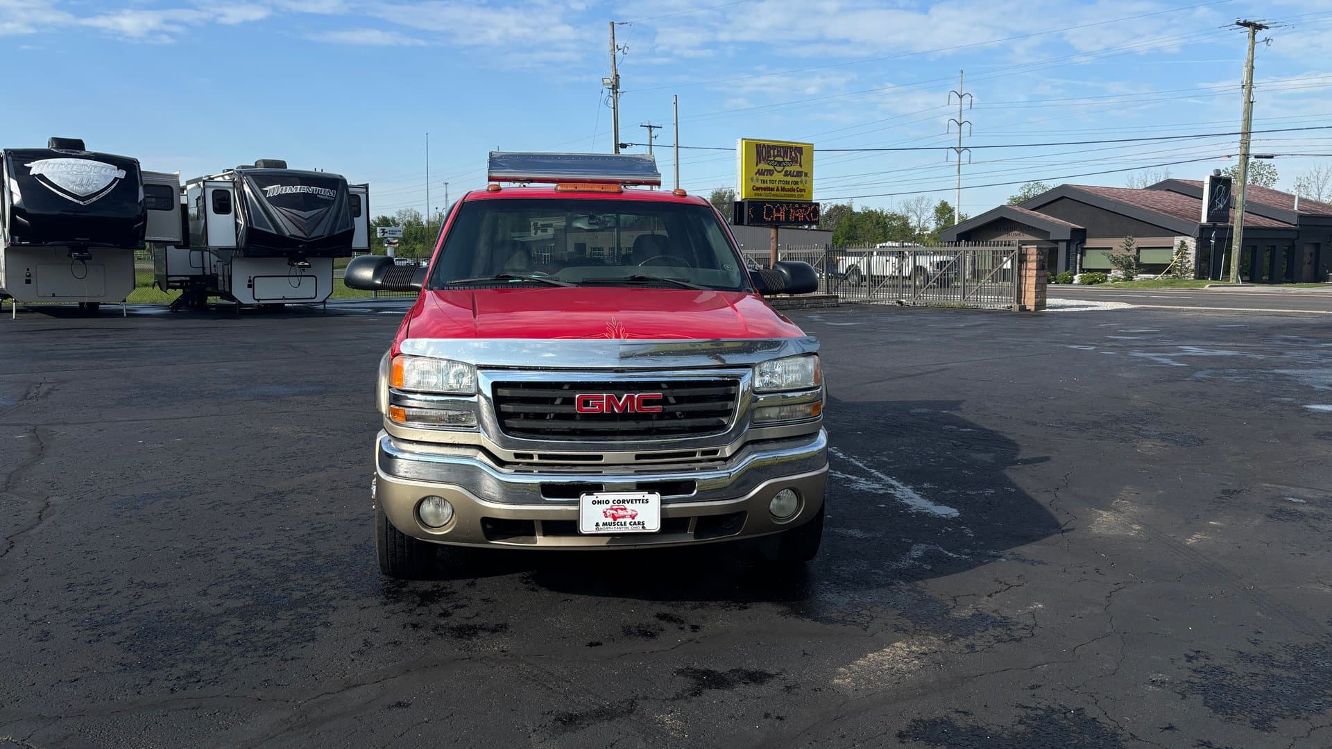 2005 GMC Sierra 3500 Ramp Truck thumbnail 3