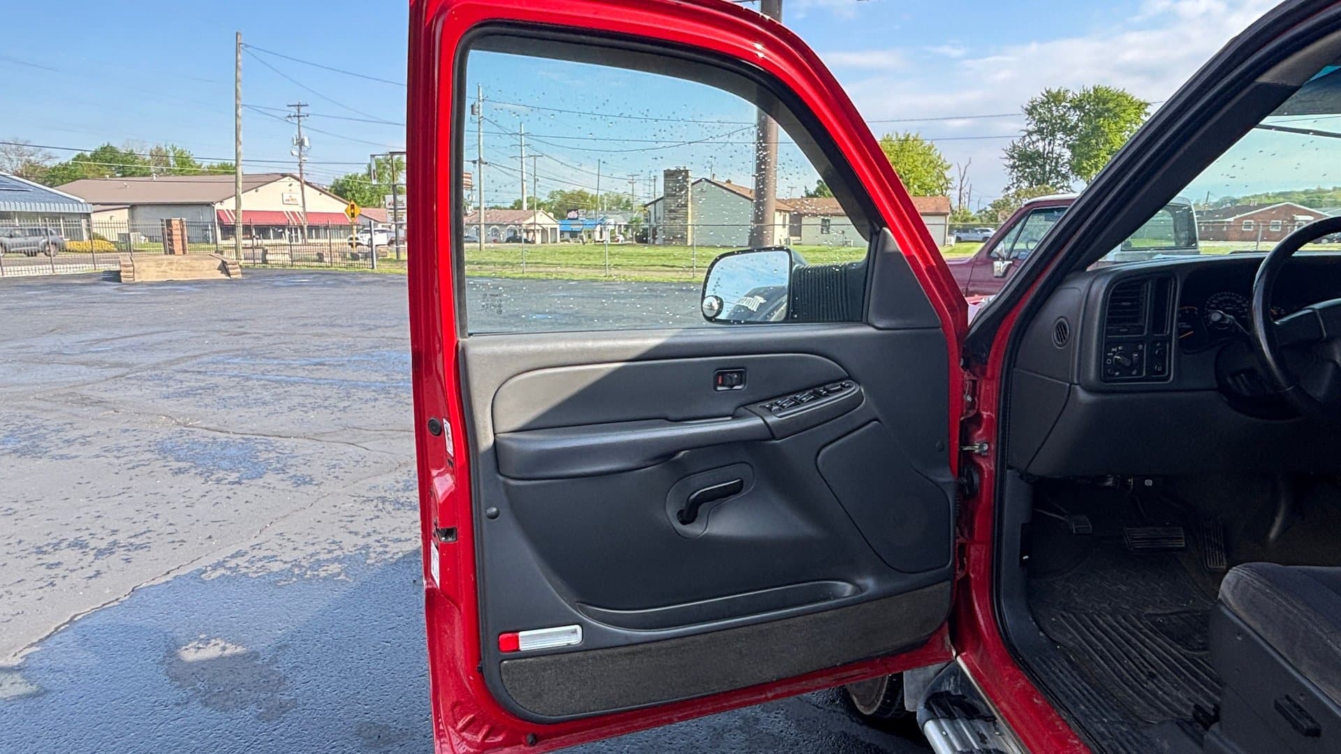 2005 GMC Sierra 3500 Ramp Truck thumbnail 9