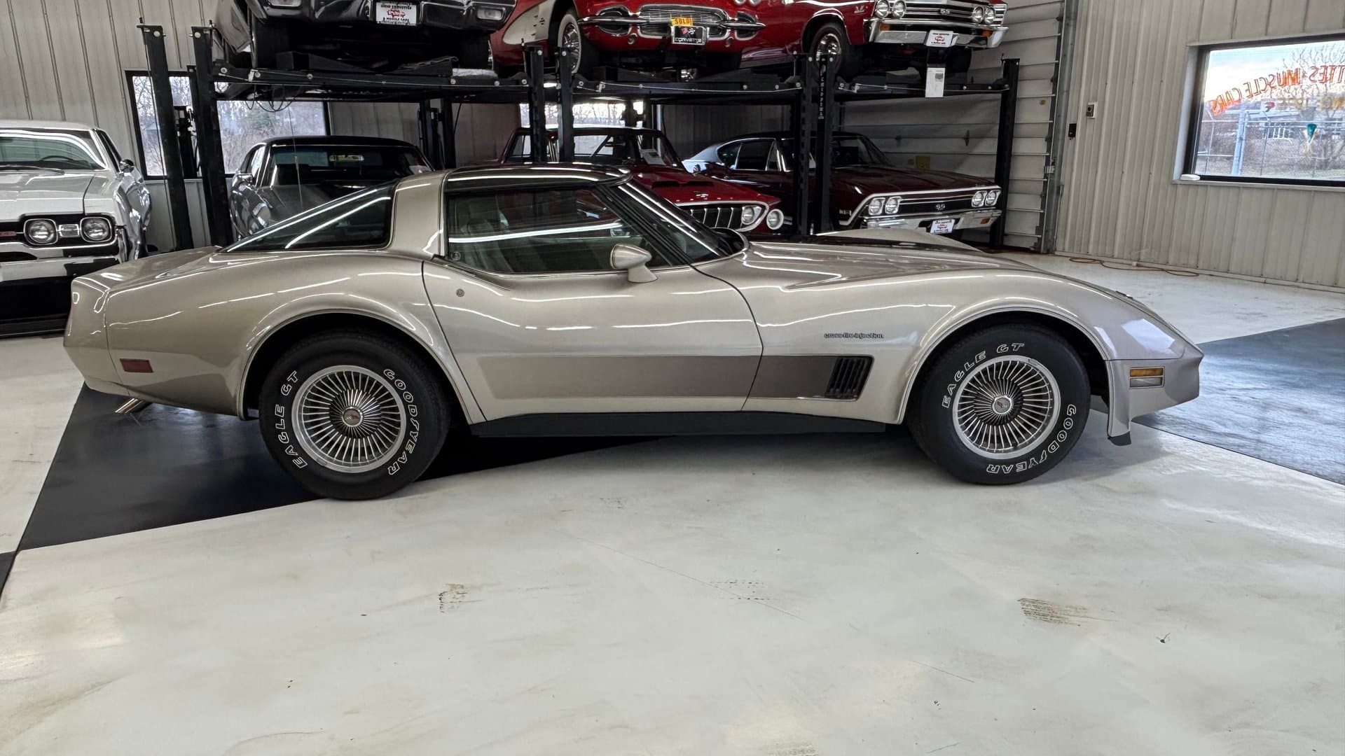 1982 Chevrolet Corvette 350 Auto thumbnail 6
