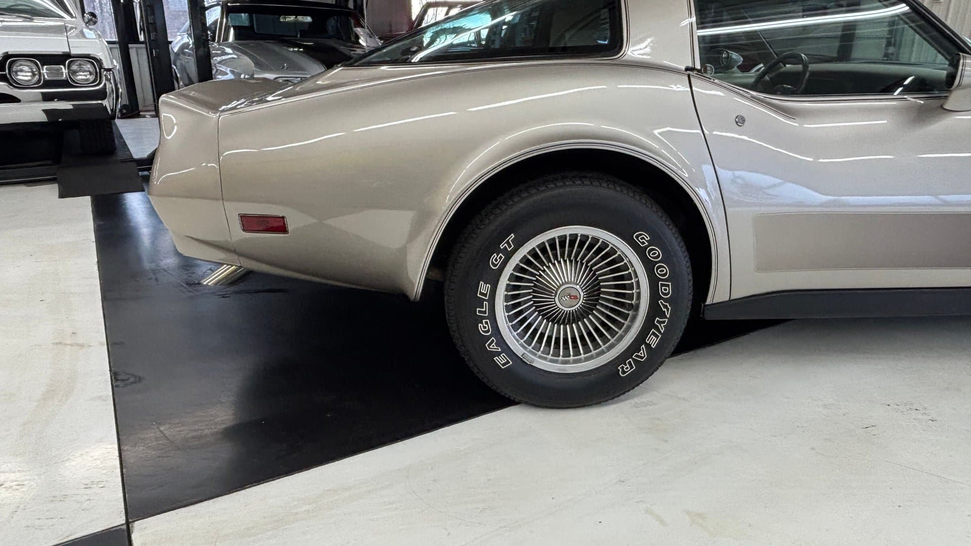 1982 Chevrolet Corvette thumbnail 7