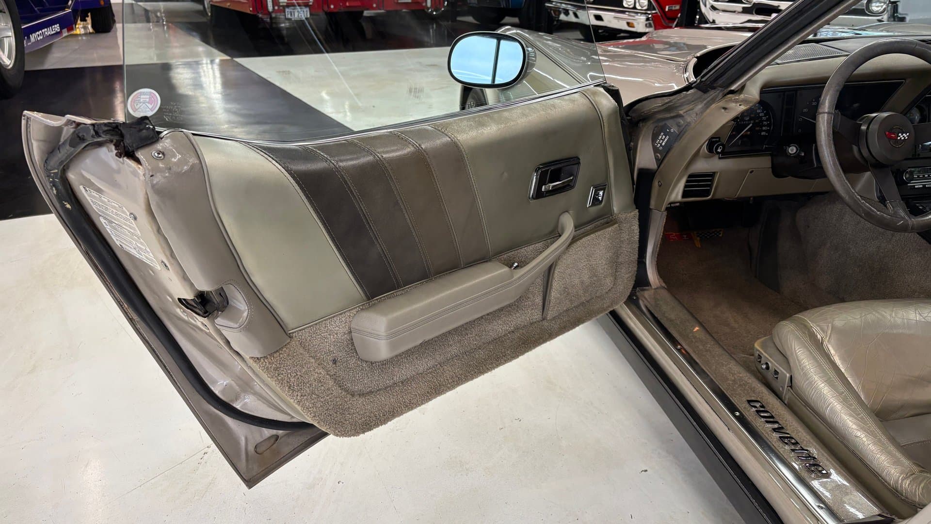 1982 Chevrolet Corvette thumbnail 21