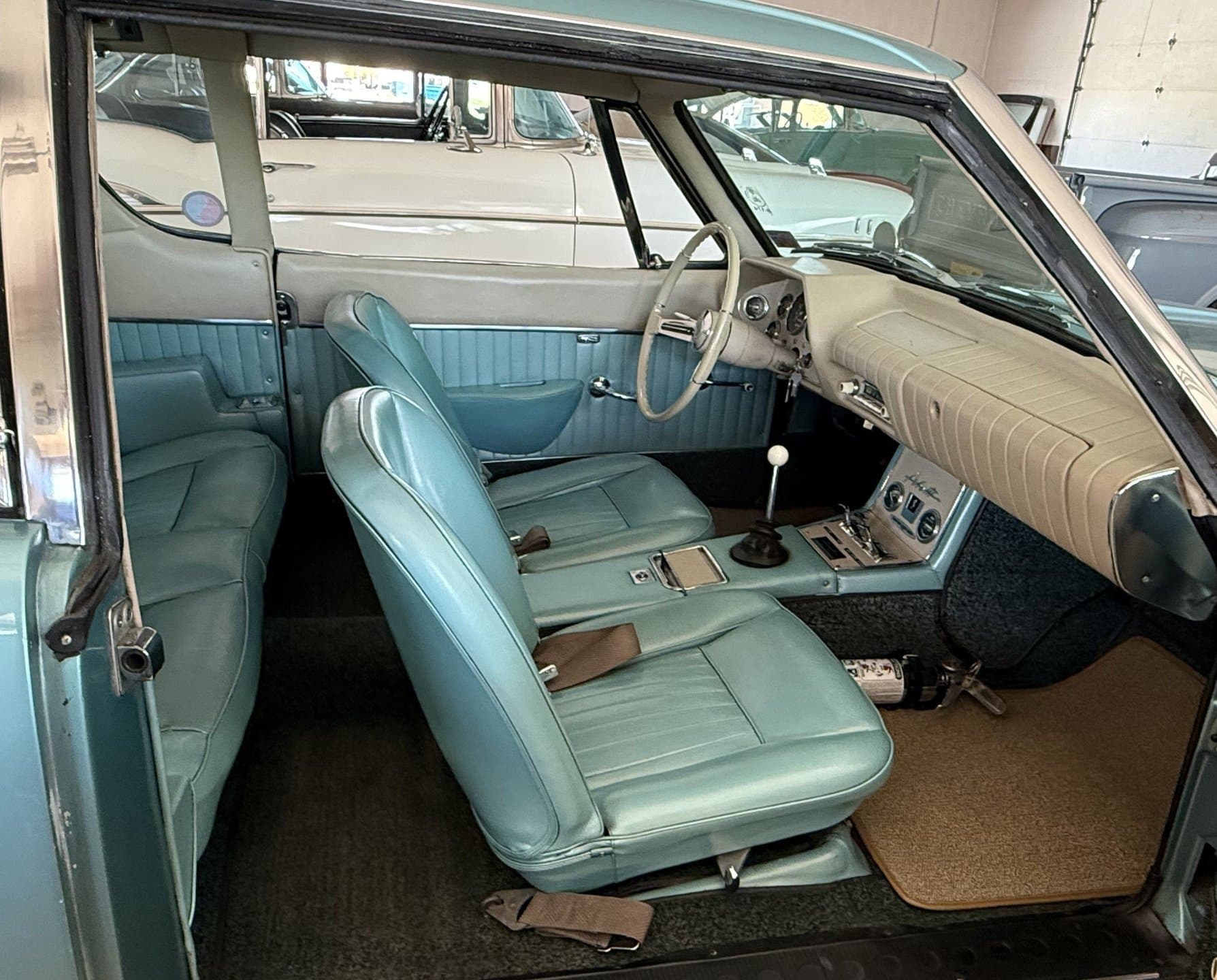 1963 Studebaker Avanti R2 thumbnail 6