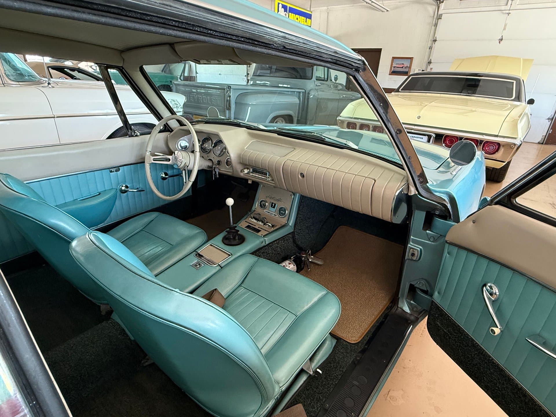 1963 Studebaker Avanti R2 thumbnail 7