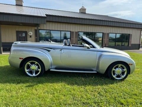 2005 Chevrolet SSR thumbnail 13