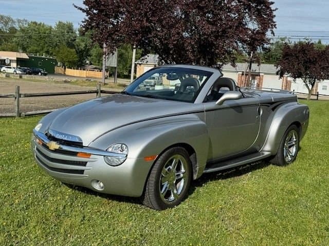 2005 Chevrolet SSR thumbnail 16