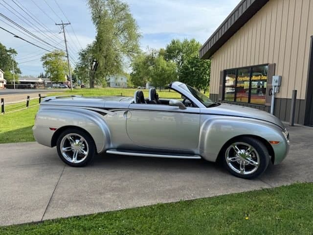 2005 Chevrolet SSR thumbnail 22
