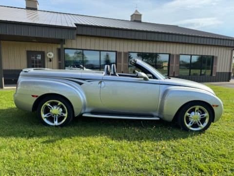 2005 Chevrolet SSR thumbnail 25