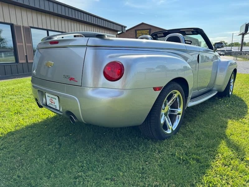2005 Chevrolet SSR thumbnail 26