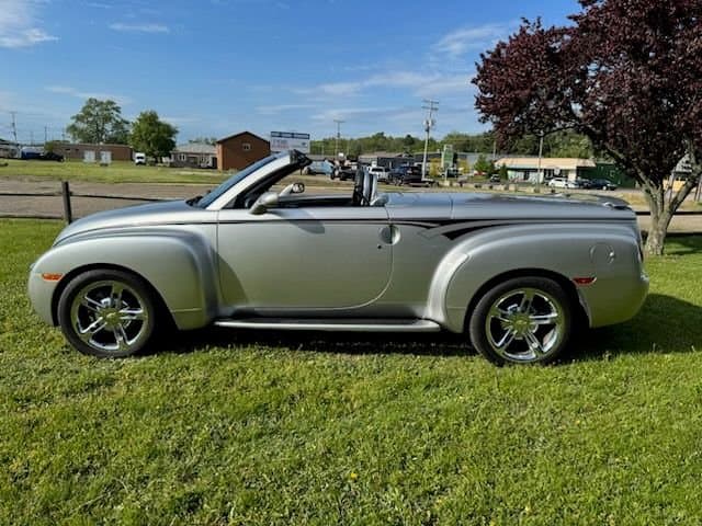 2005 Chevrolet SSR thumbnail 28