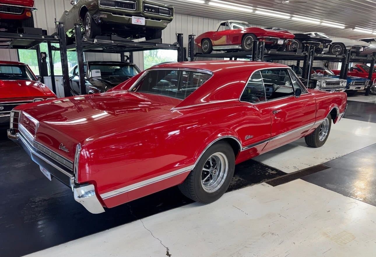 1966 Oldsmobile Cutlass thumbnail 3