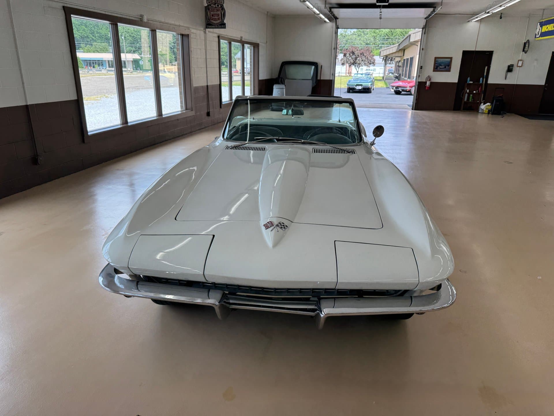 1965 Chevrolet Corvette thumbnail 3