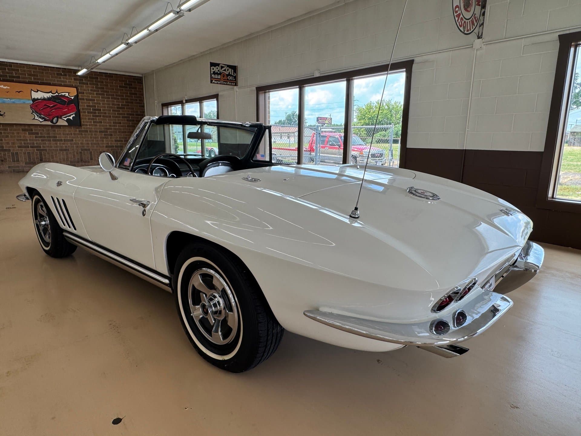 1965 Chevrolet Corvette thumbnail 8
