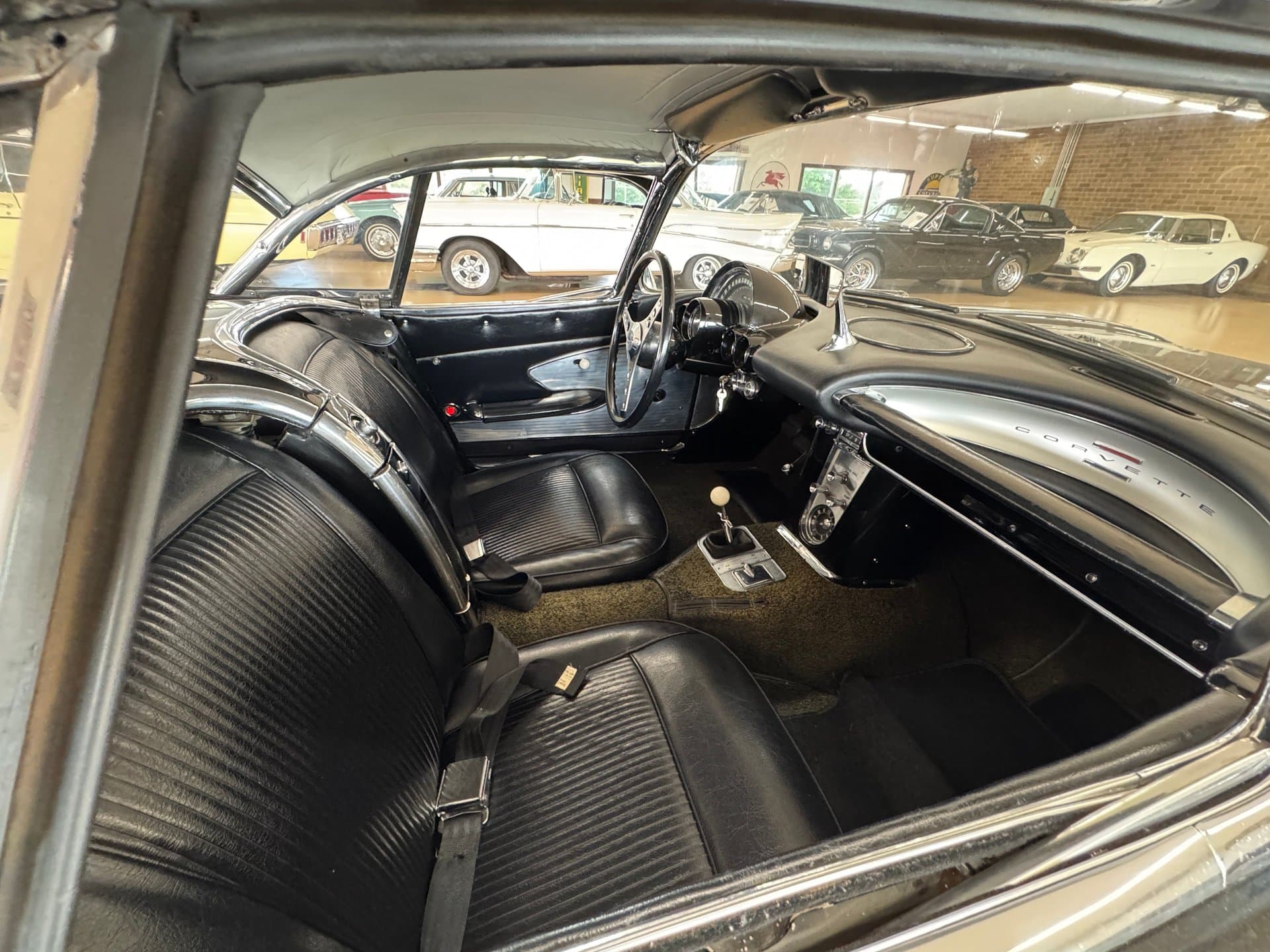 1961 Chevrolet Corvette thumbnail 18