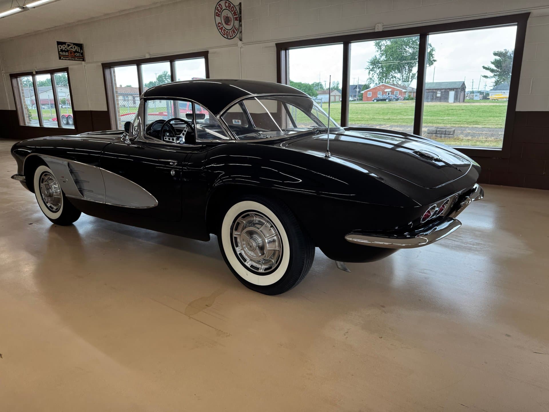 1961 Chevrolet Corvette thumbnail 7