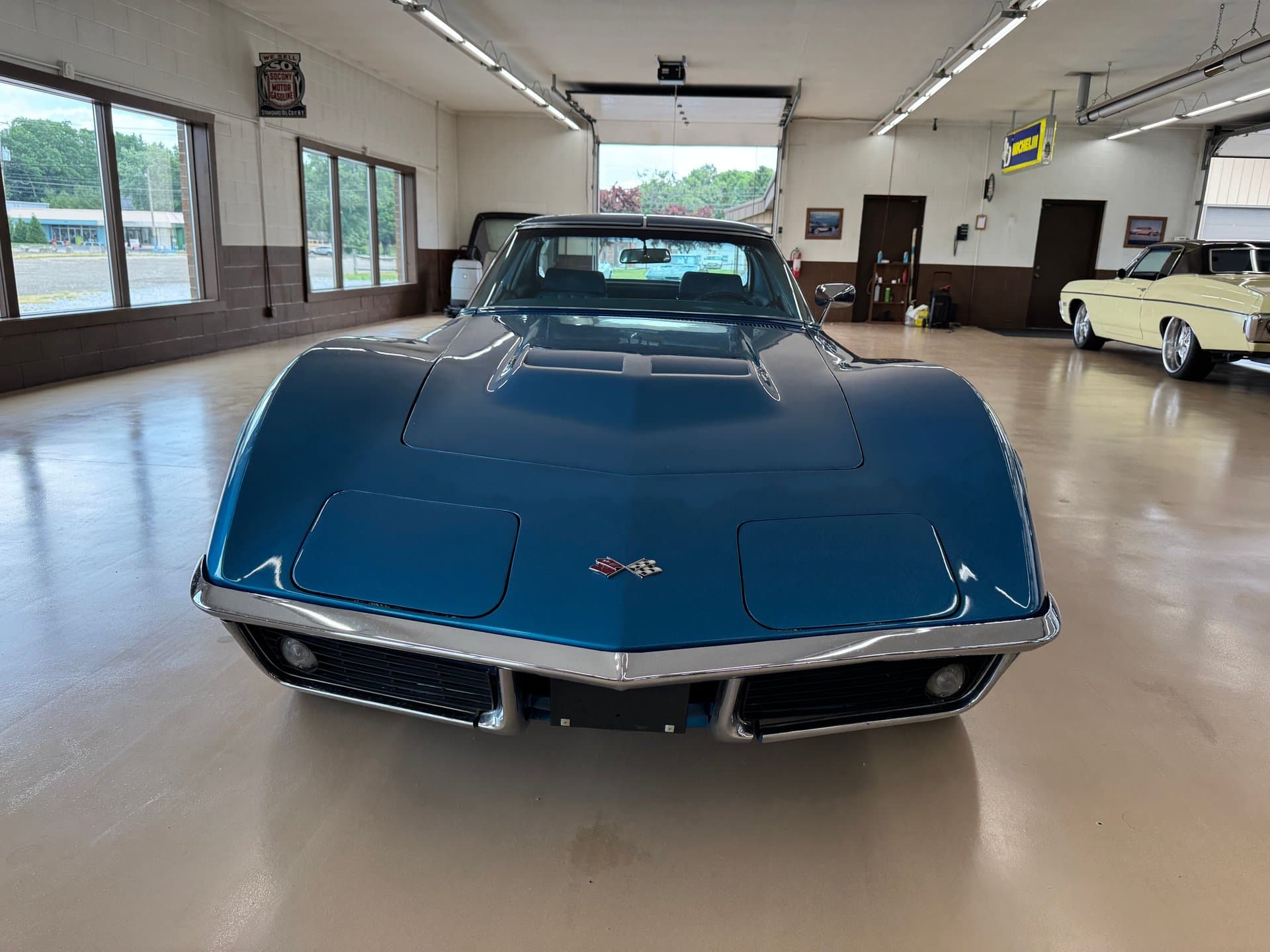 1969 Chevrolet Corvette thumbnail 3