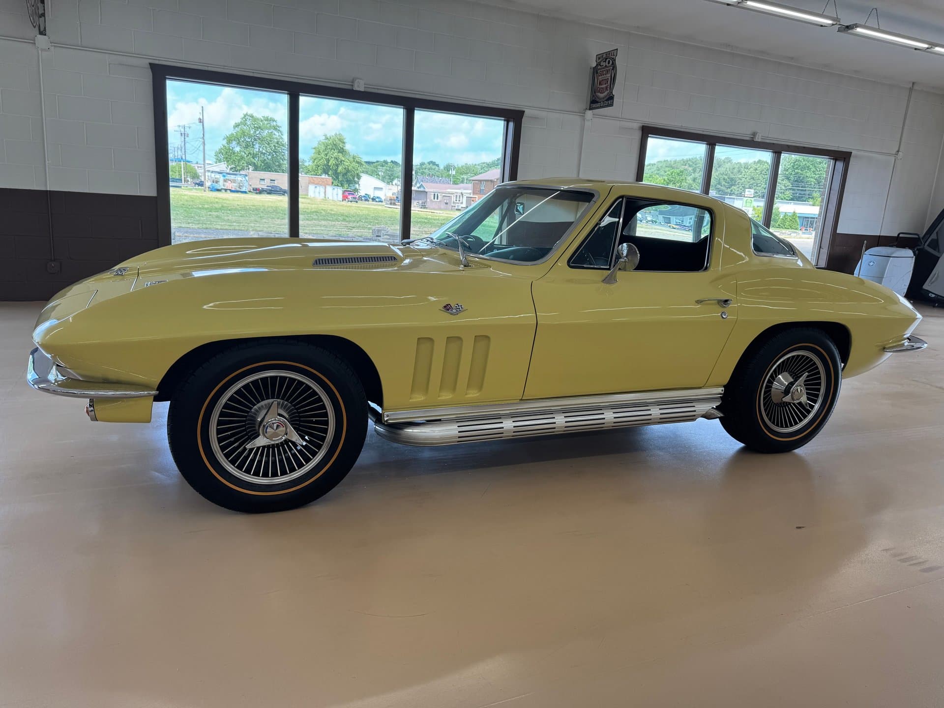 1966 Chevrolet Corvette thumbnail 12