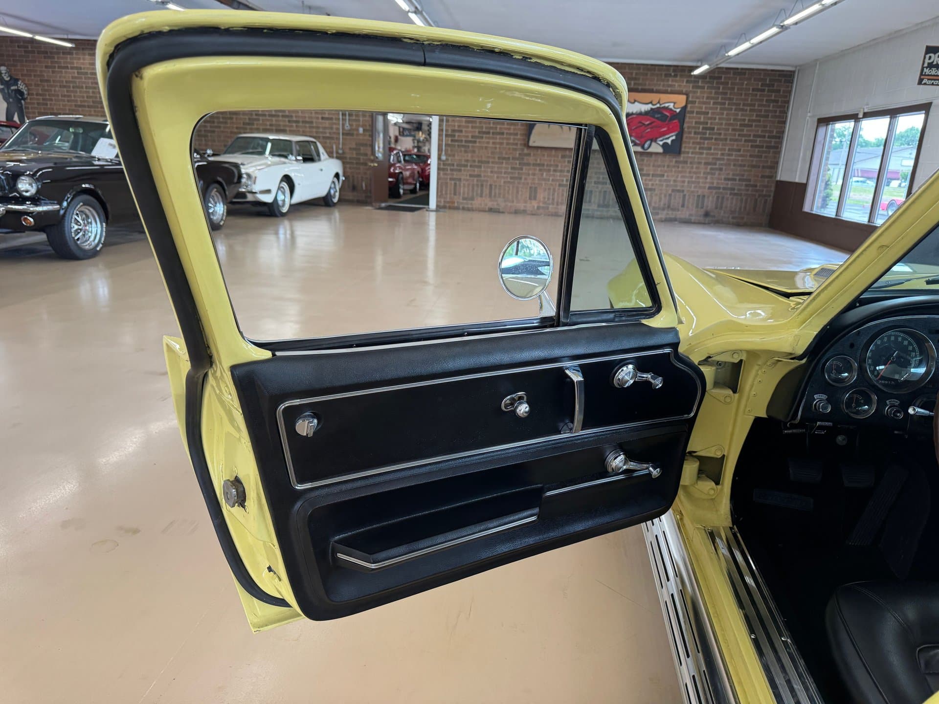 1966 Chevrolet Corvette thumbnail 17
