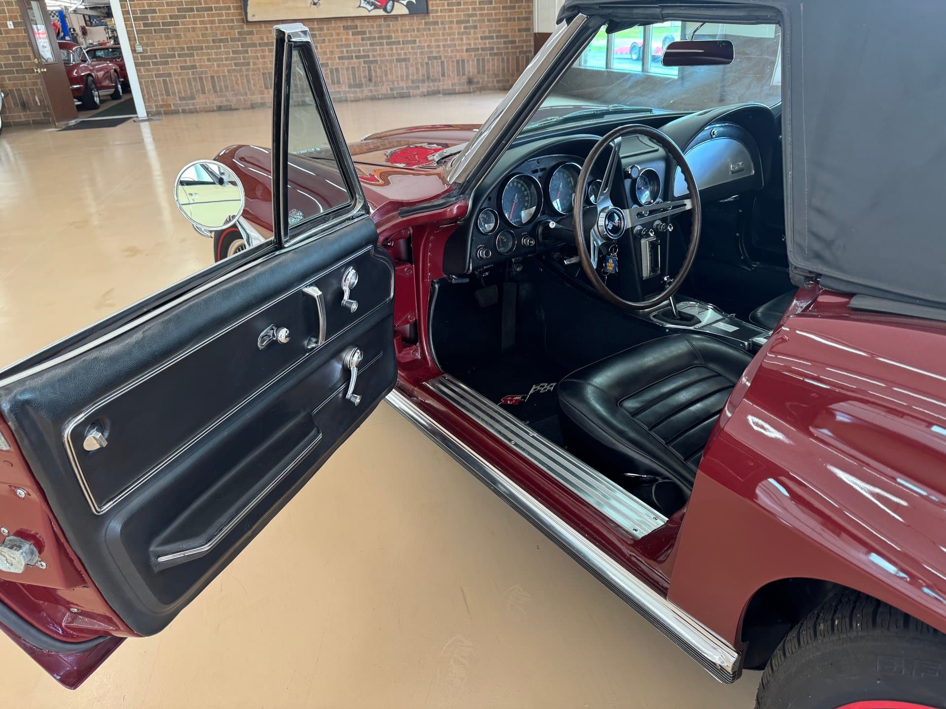 1966 Chevrolet Corvette thumbnail 11