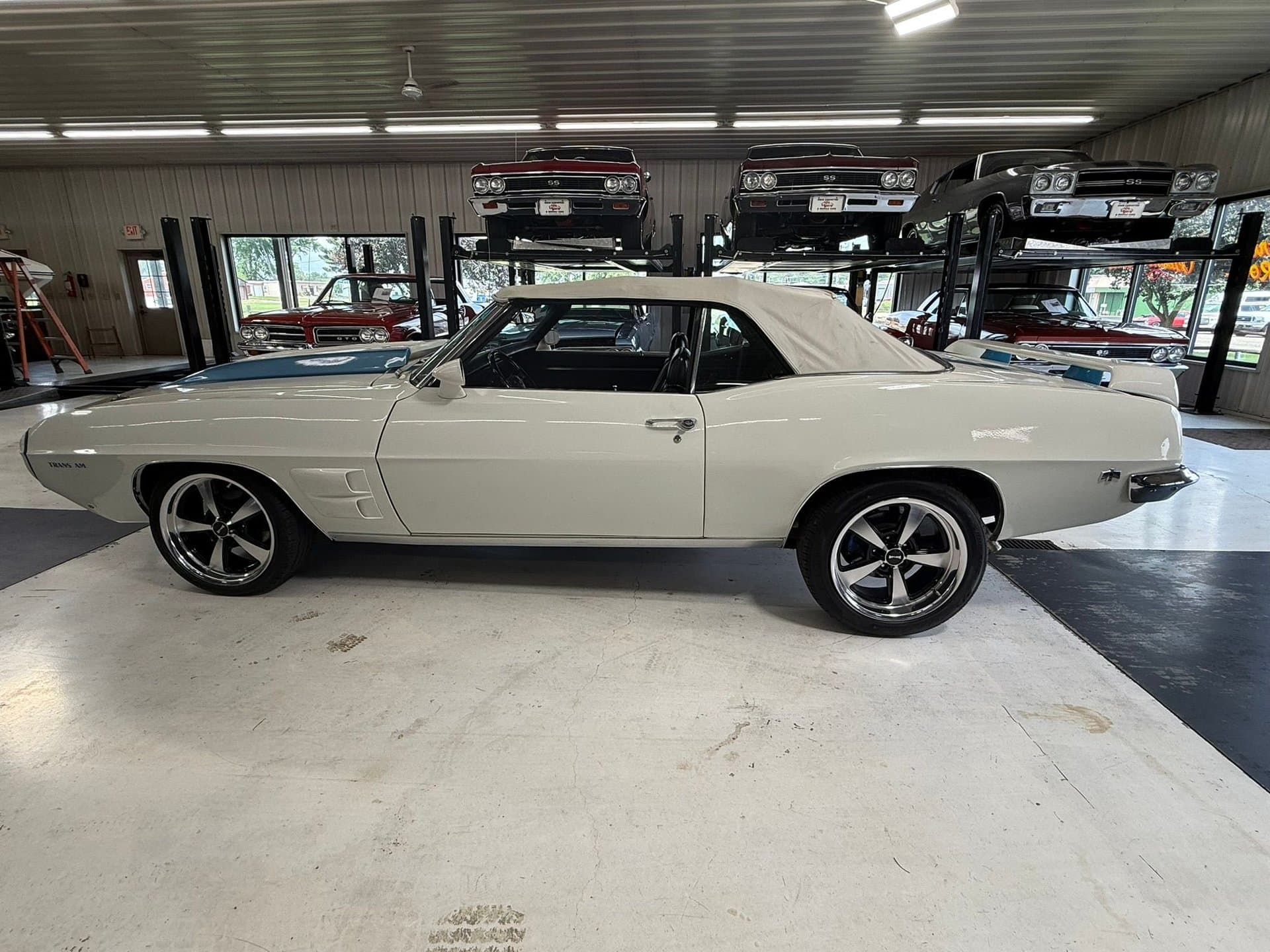 1969 Pontiac Trans Am thumbnail 4
